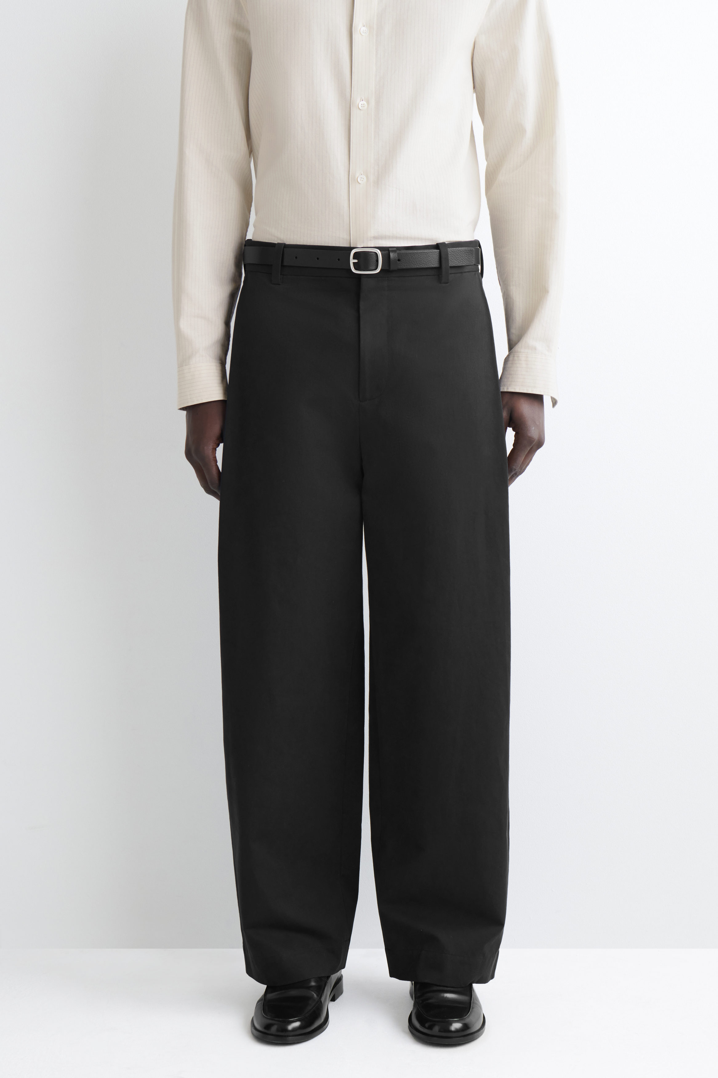 PLEATED COTTON RELAXED-FIT WIDE-LEG TROUSERS - BLACK | COS