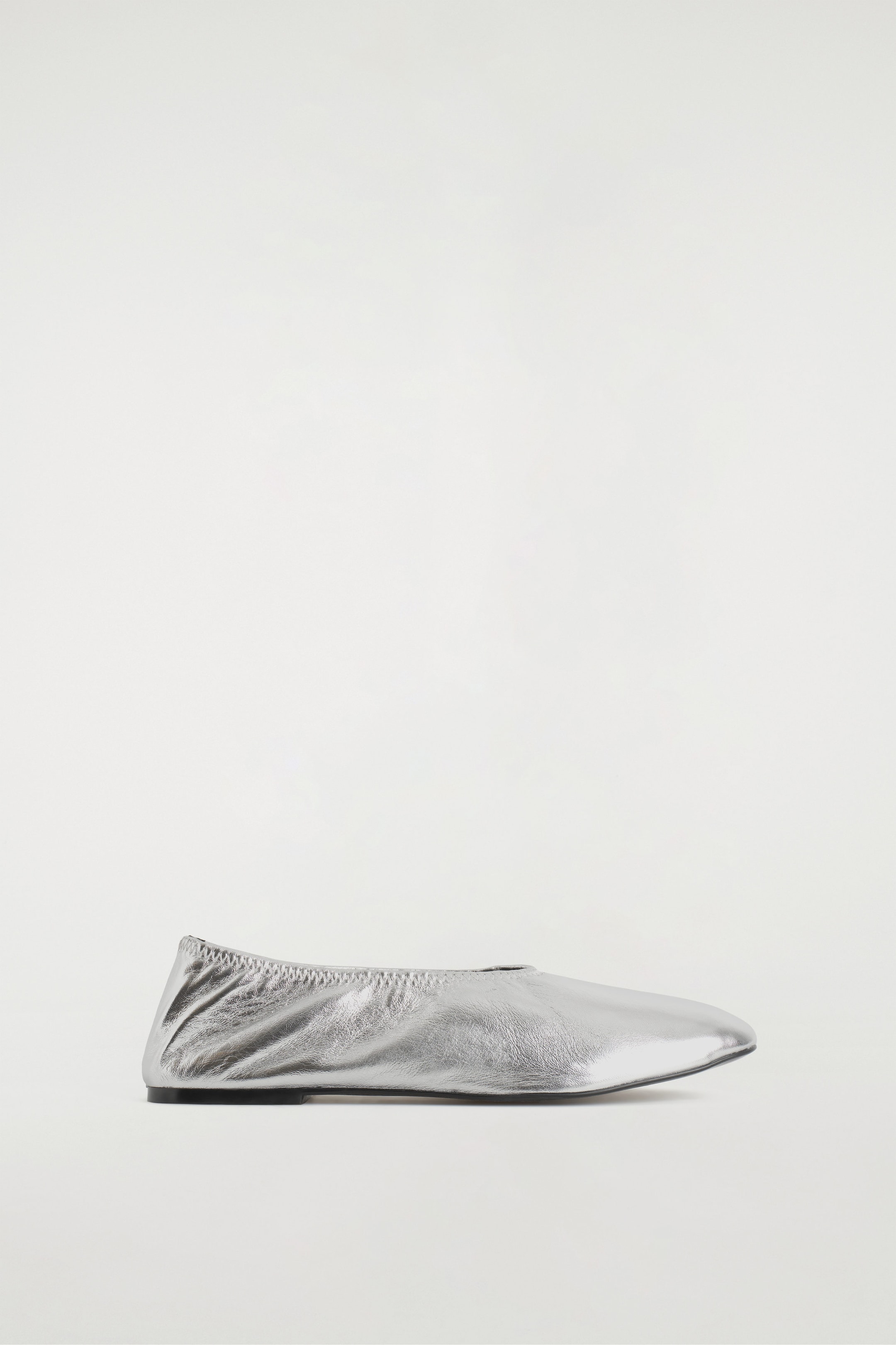 BALLERINES MINIMALISTES EN CUIR