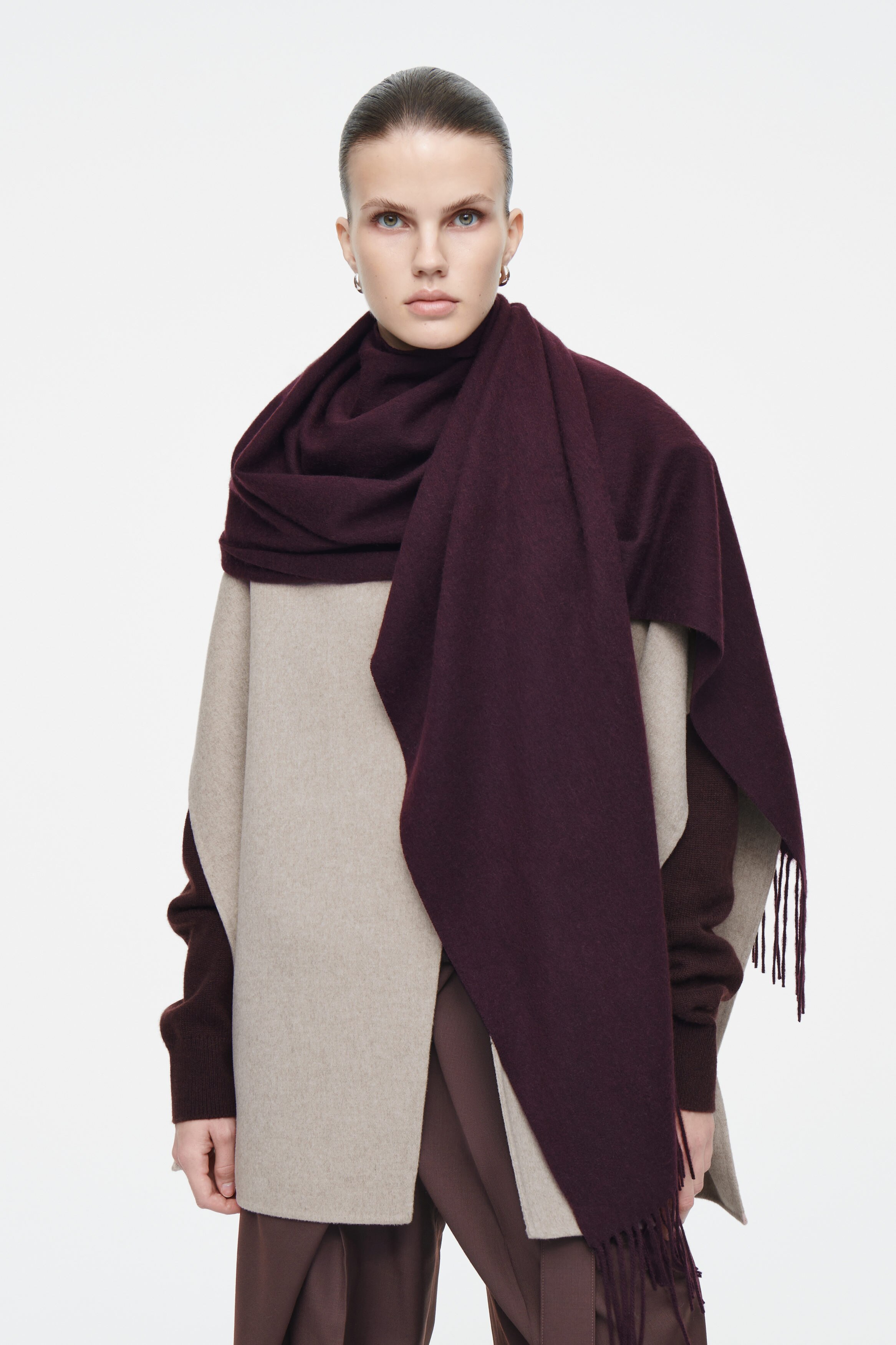 FRINGED WOOL SCARF - BORDEAUX | COS