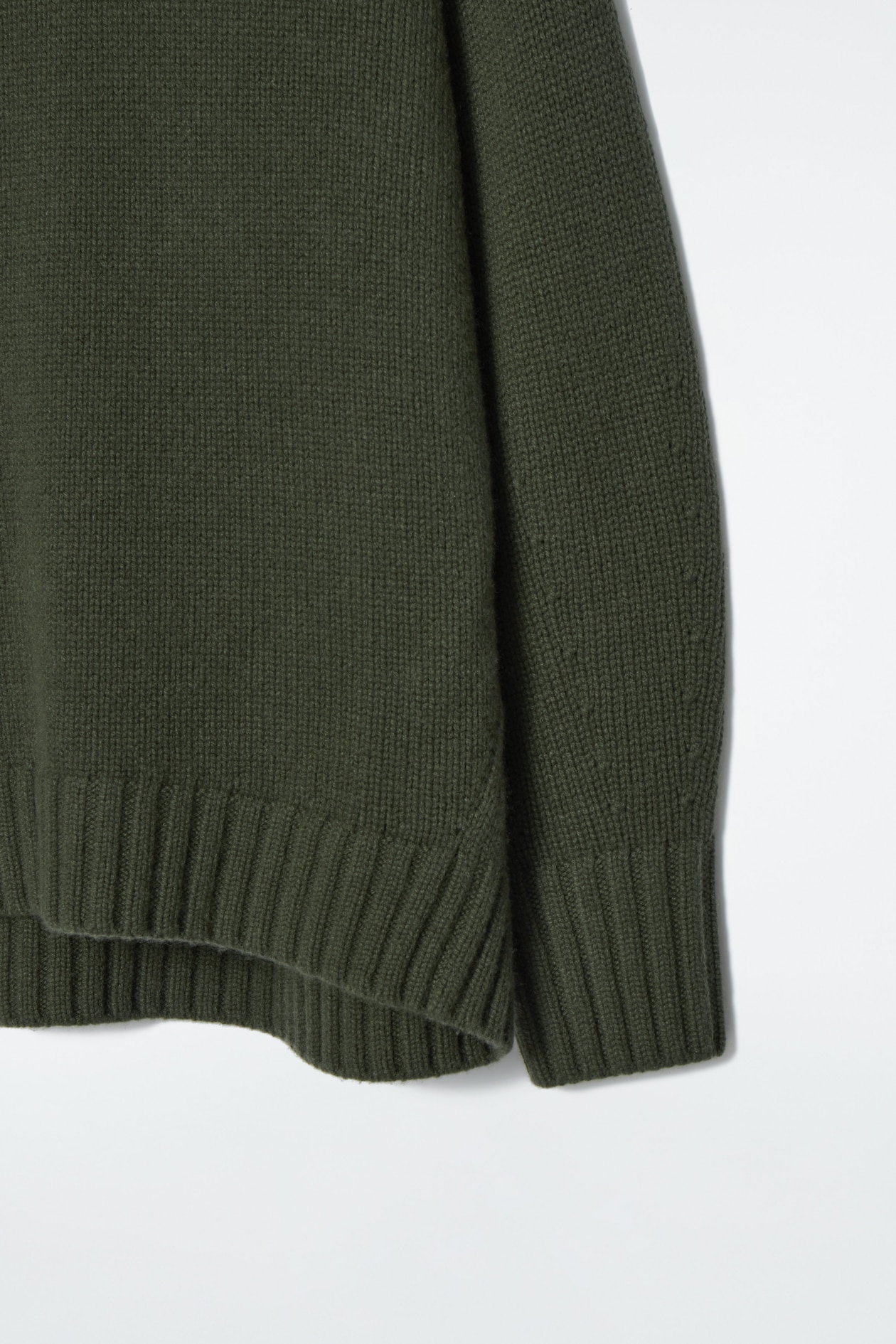 CHUNKY CASHMERE CREW-NECK JUMPER - DARK KHAKI | COS