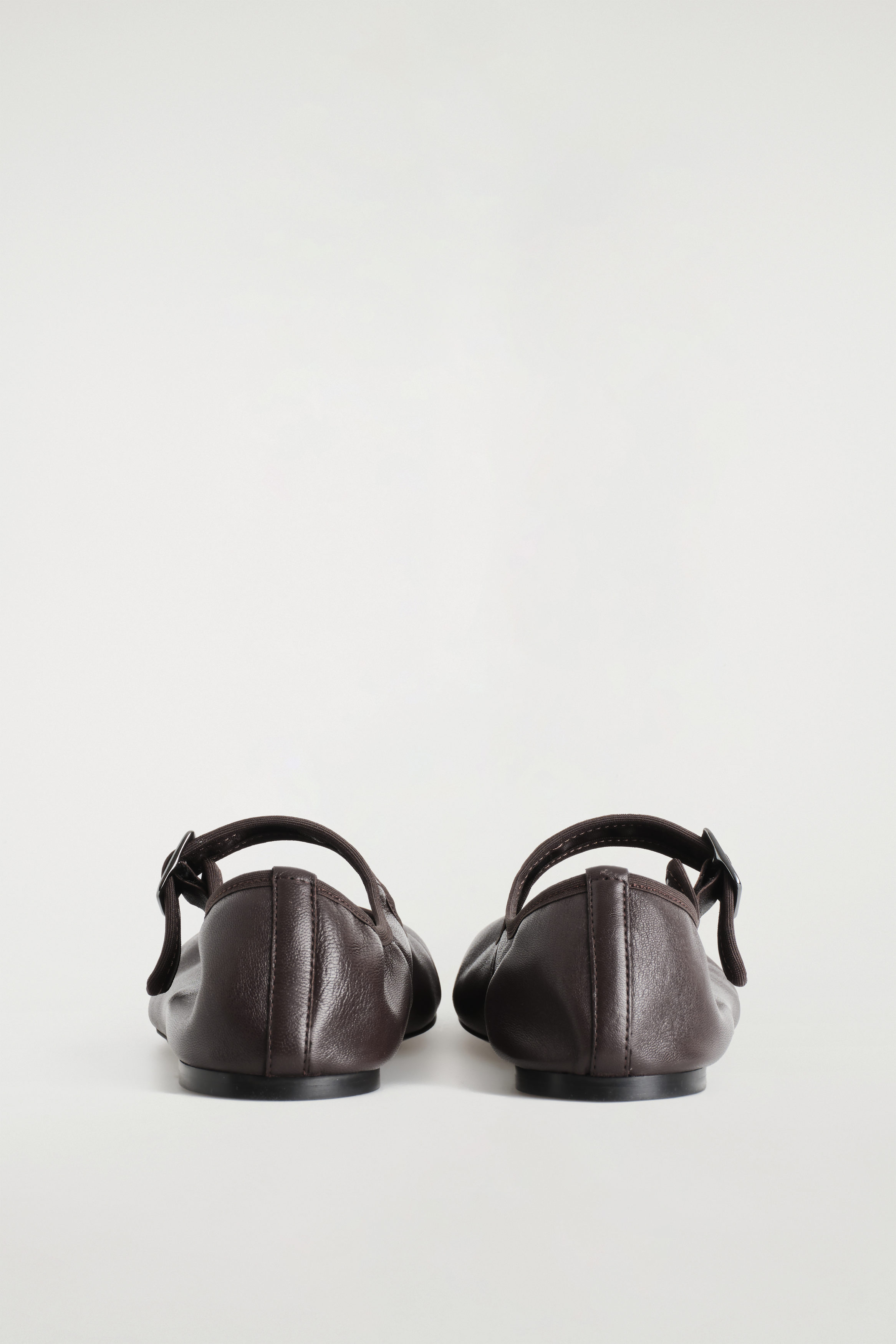 【COS】BUCKLED BALLET FLATS COS Buckled Ballet Flats | endource