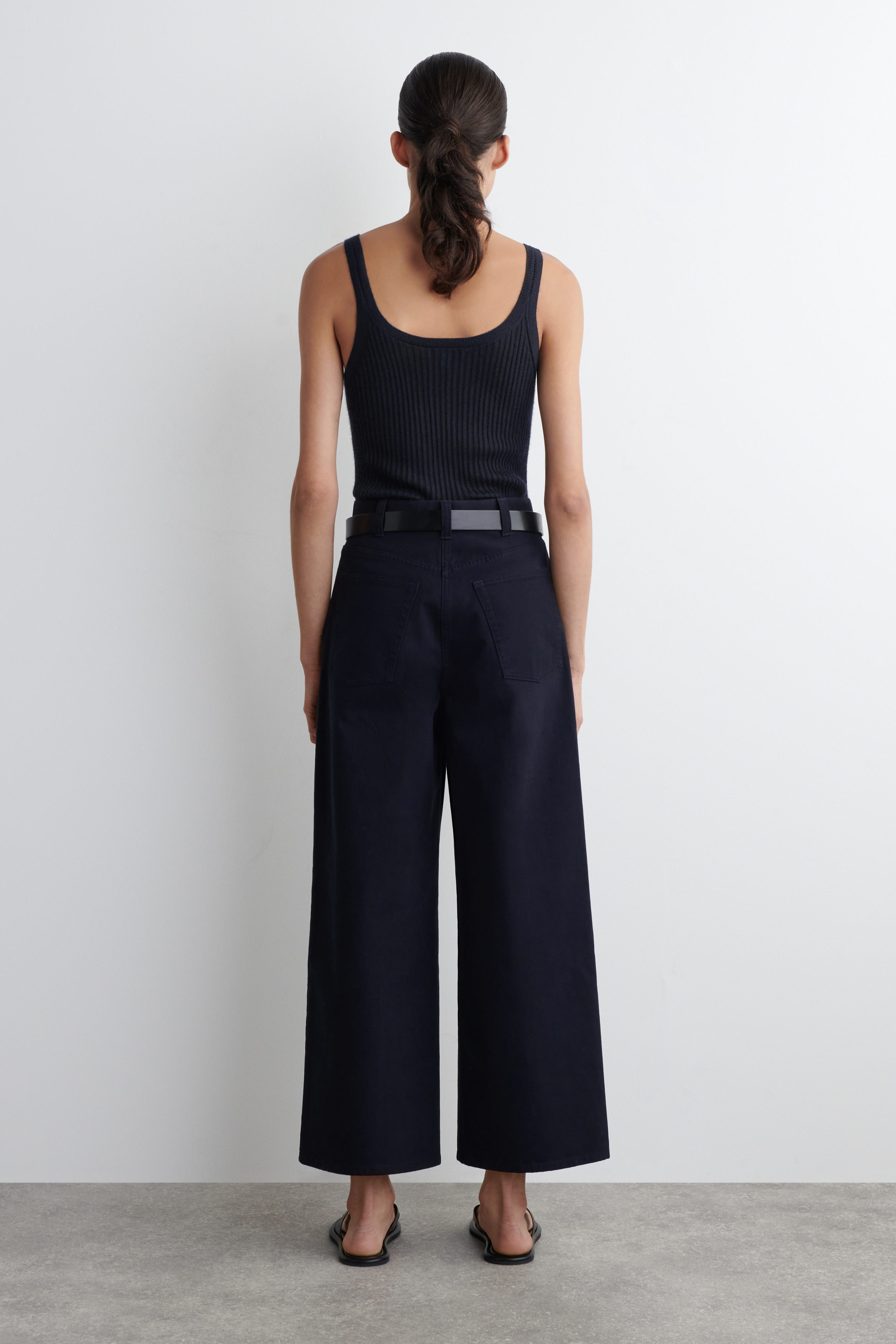 COTTON CROPPED WIDE-LEG TROUSERS - NAVY | COS