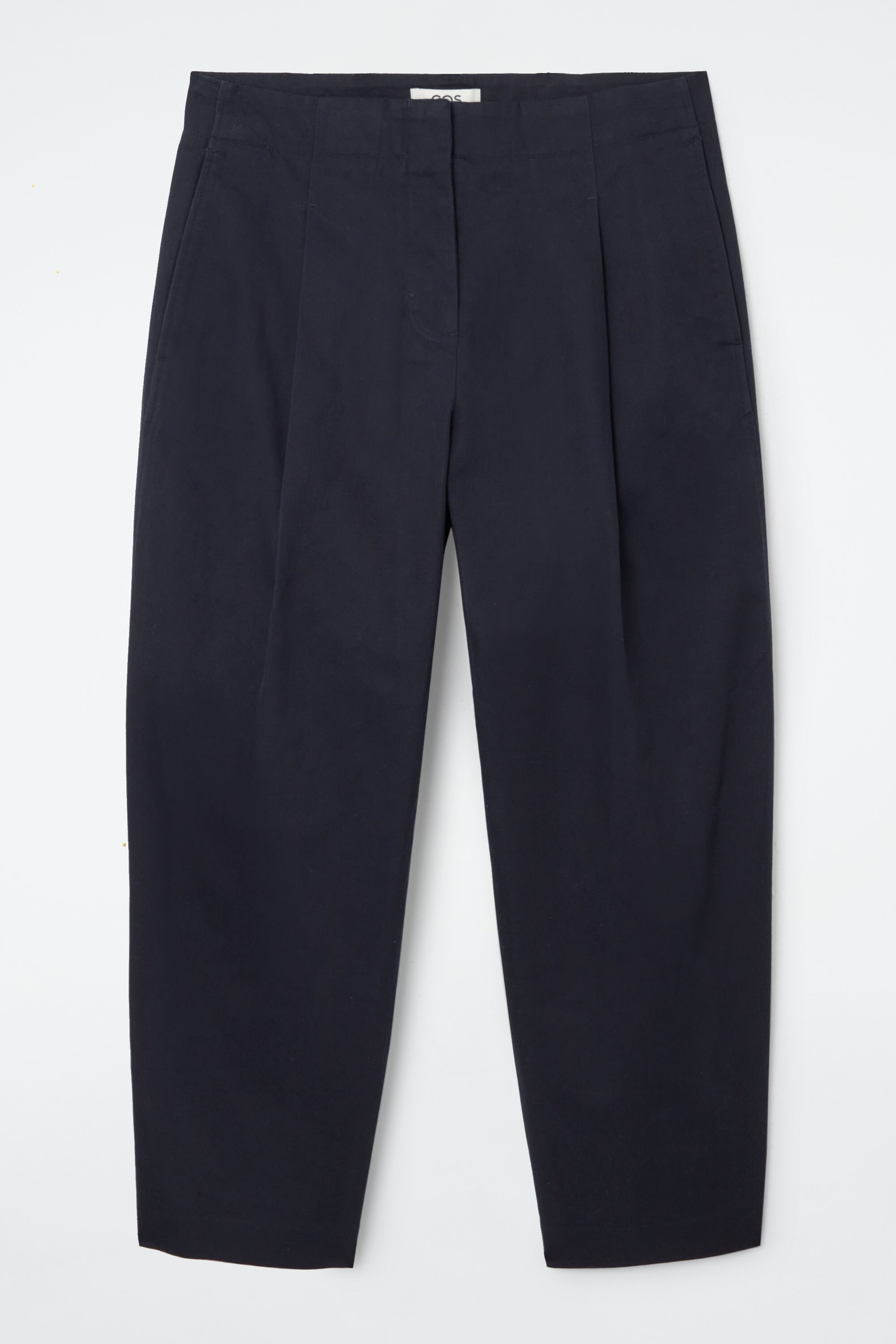 PLEATED BARREL-LEG CHINOS - NAVY | COS