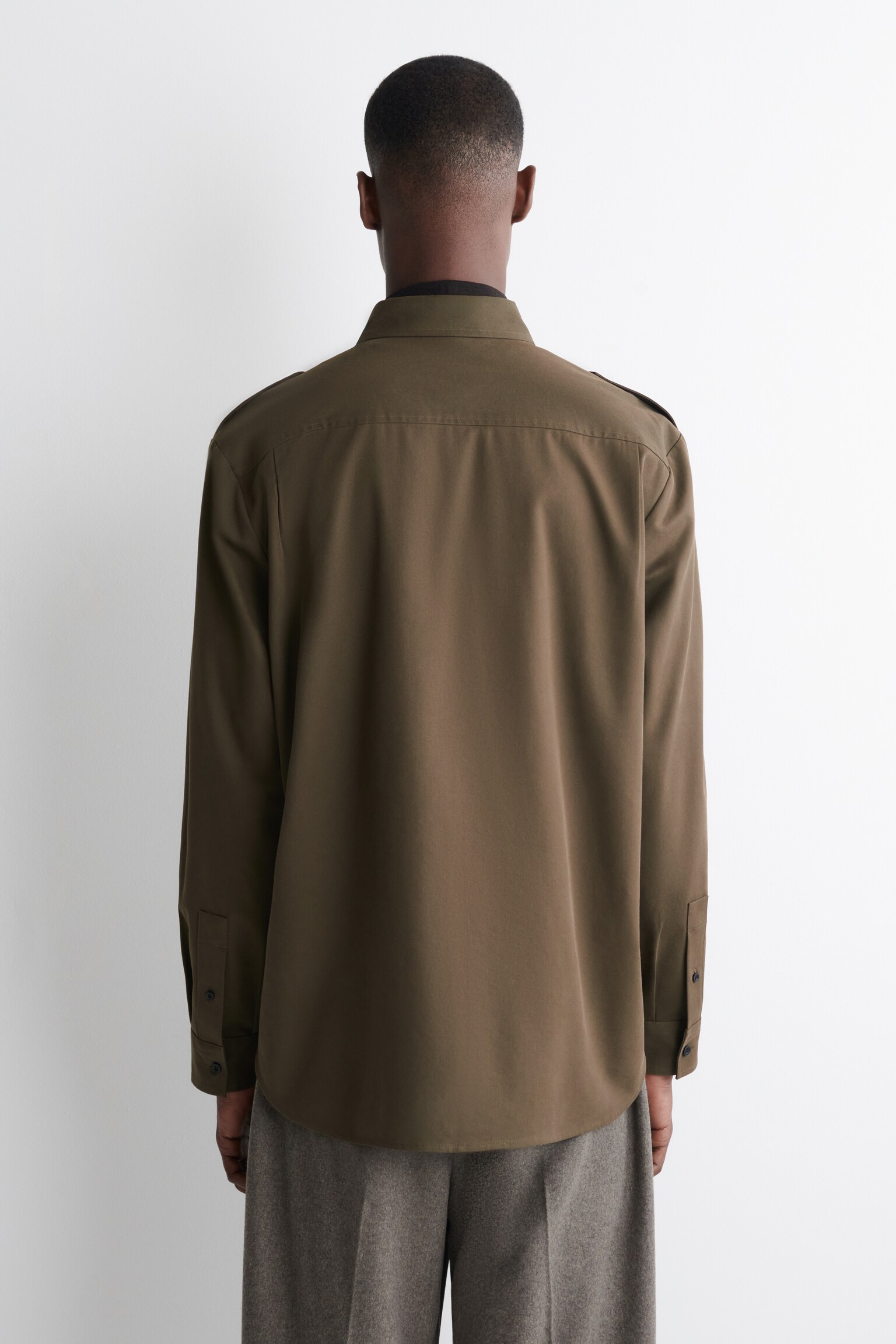 CHEMISE À DÉTAILS ÉPAULETTES EN COTON - BRUN - 7