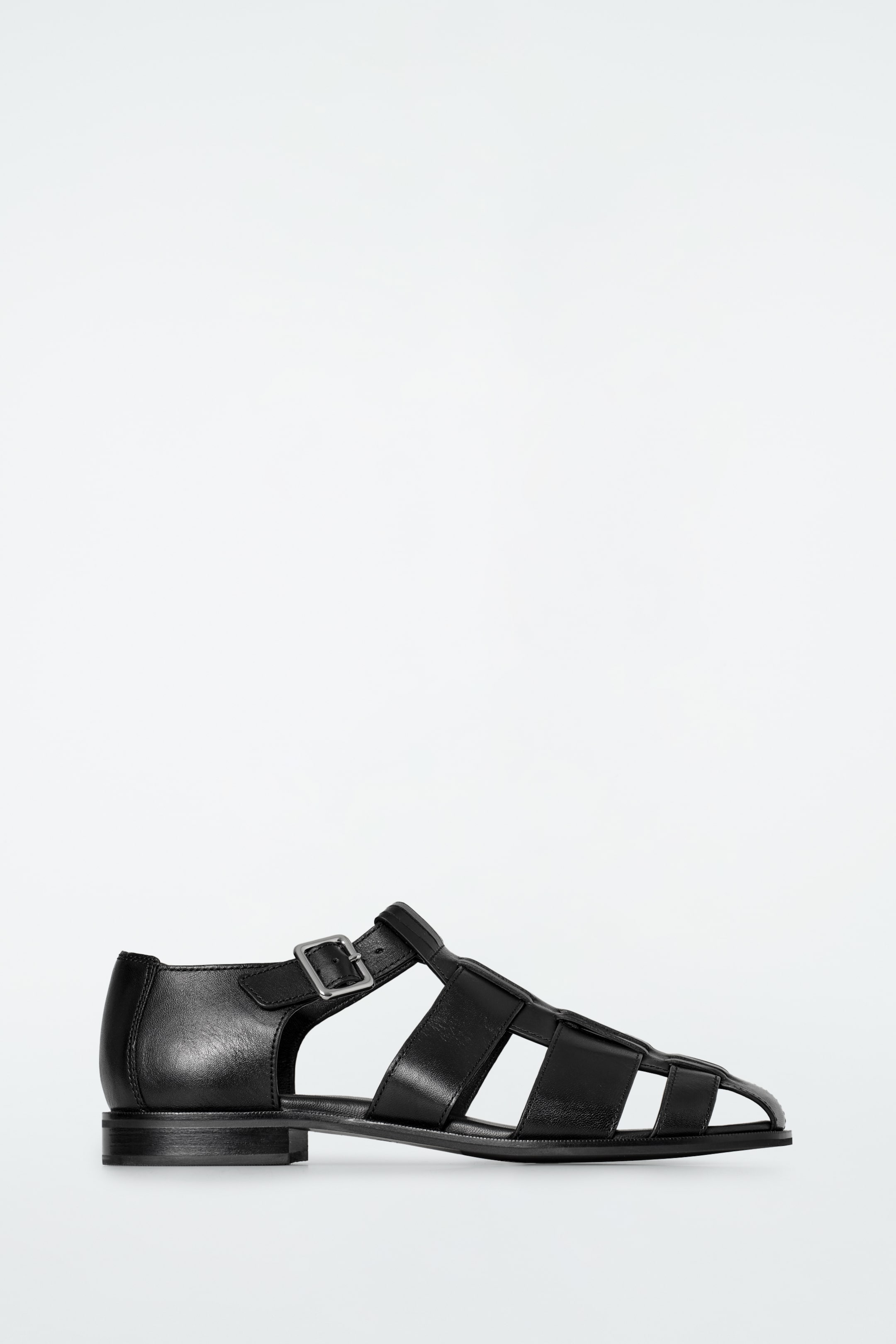 Grösseres Bild ansehen: FISHERMAN-SANDALEN AUS LEDER - SCHWARZ - DAMEN | H&M CH 4