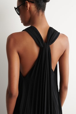 TIE-DETAIL PLEATED GEORGETTE MAXI DRESS — BLACK 4