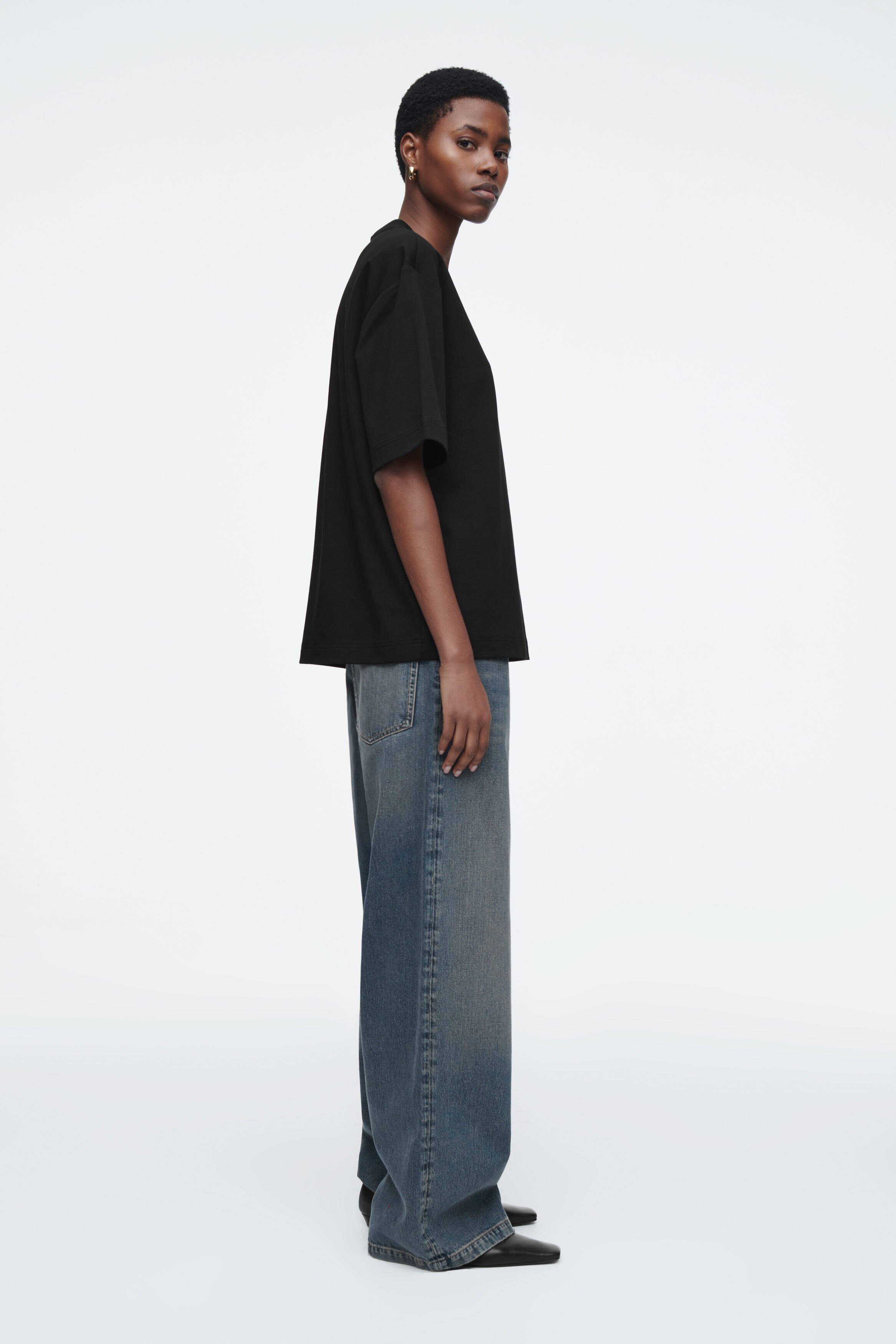 OVERSIZED COTTON T-SHIRT - BLACK | COS