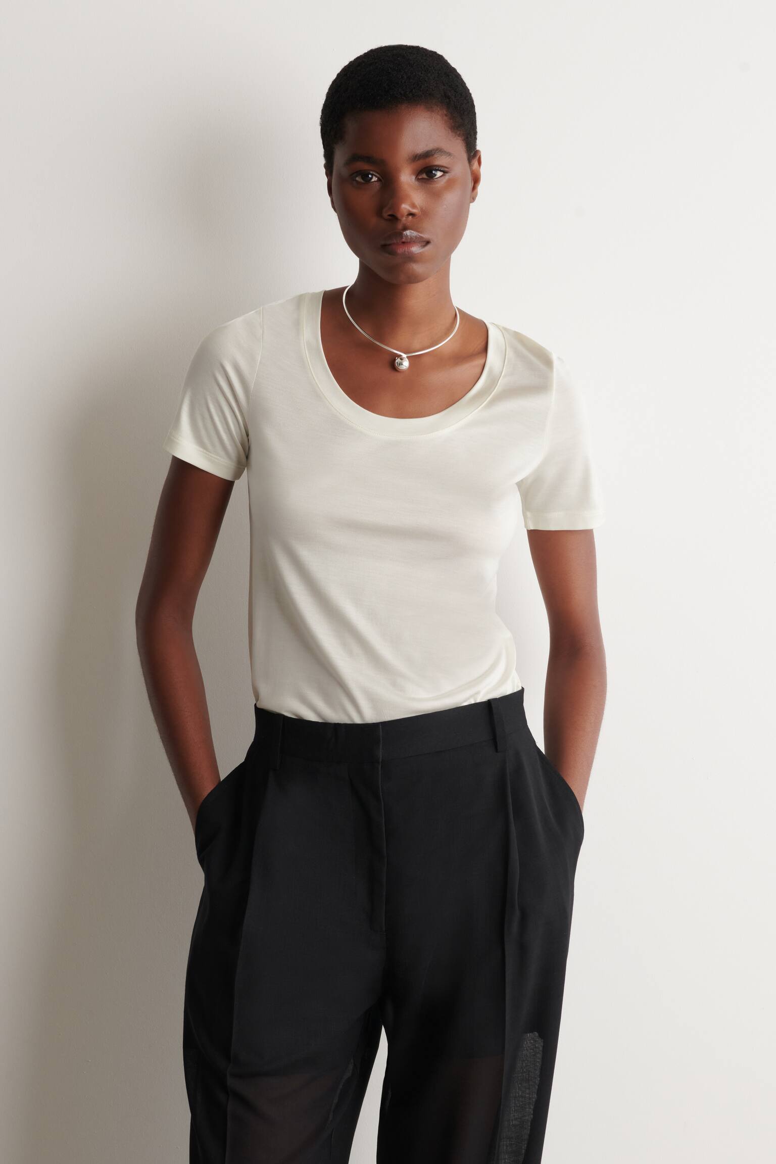 T-SHIRT SLIM EN SOIE - IVOIRE/BLEU MARINE/ROSE/GRIS CHINÉ/BRUN CHINÉ - 1