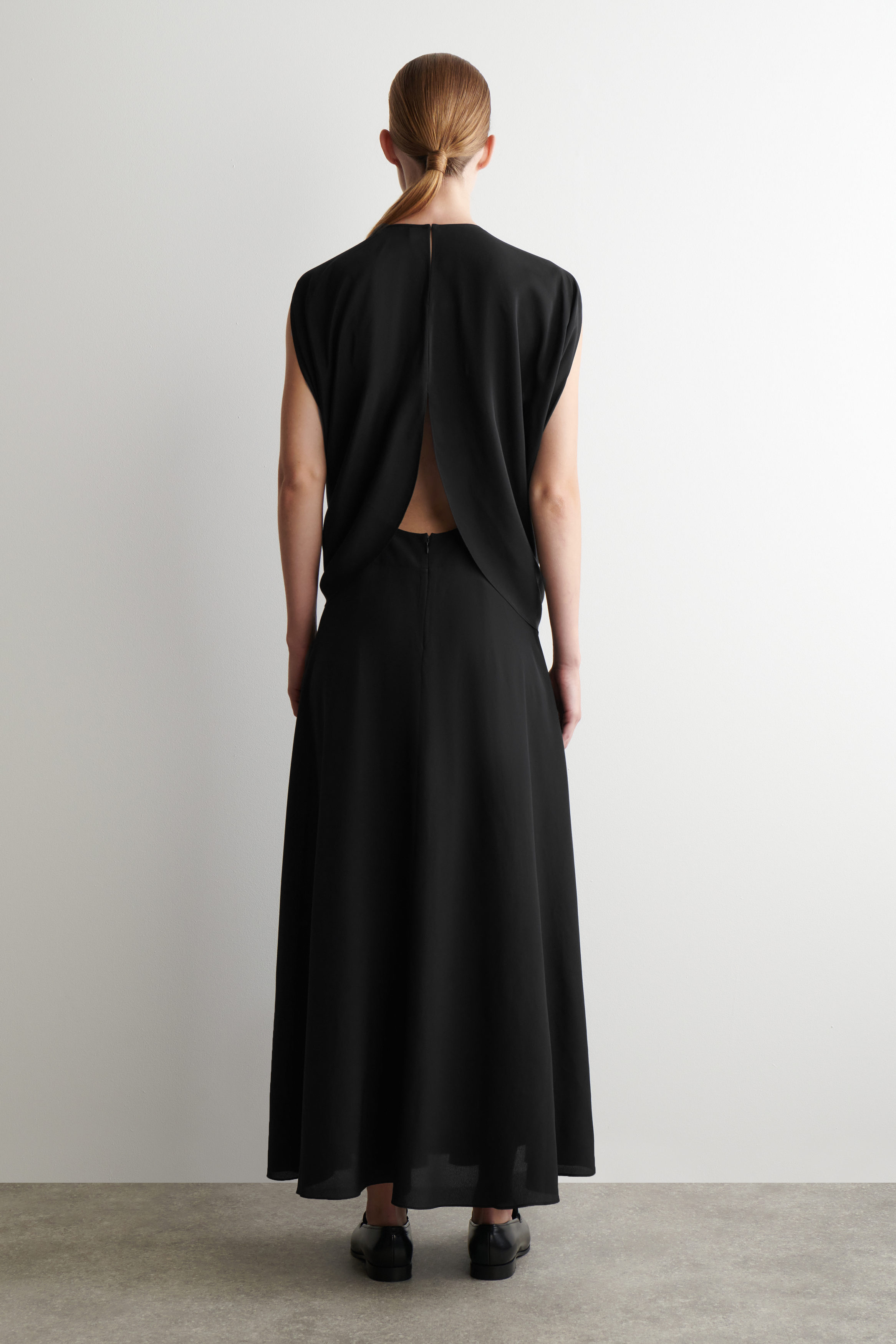 lcdc キャミ　glowny blackup cos musinsa DRAPED SILK MAXI DRESS - CARBON | COS
