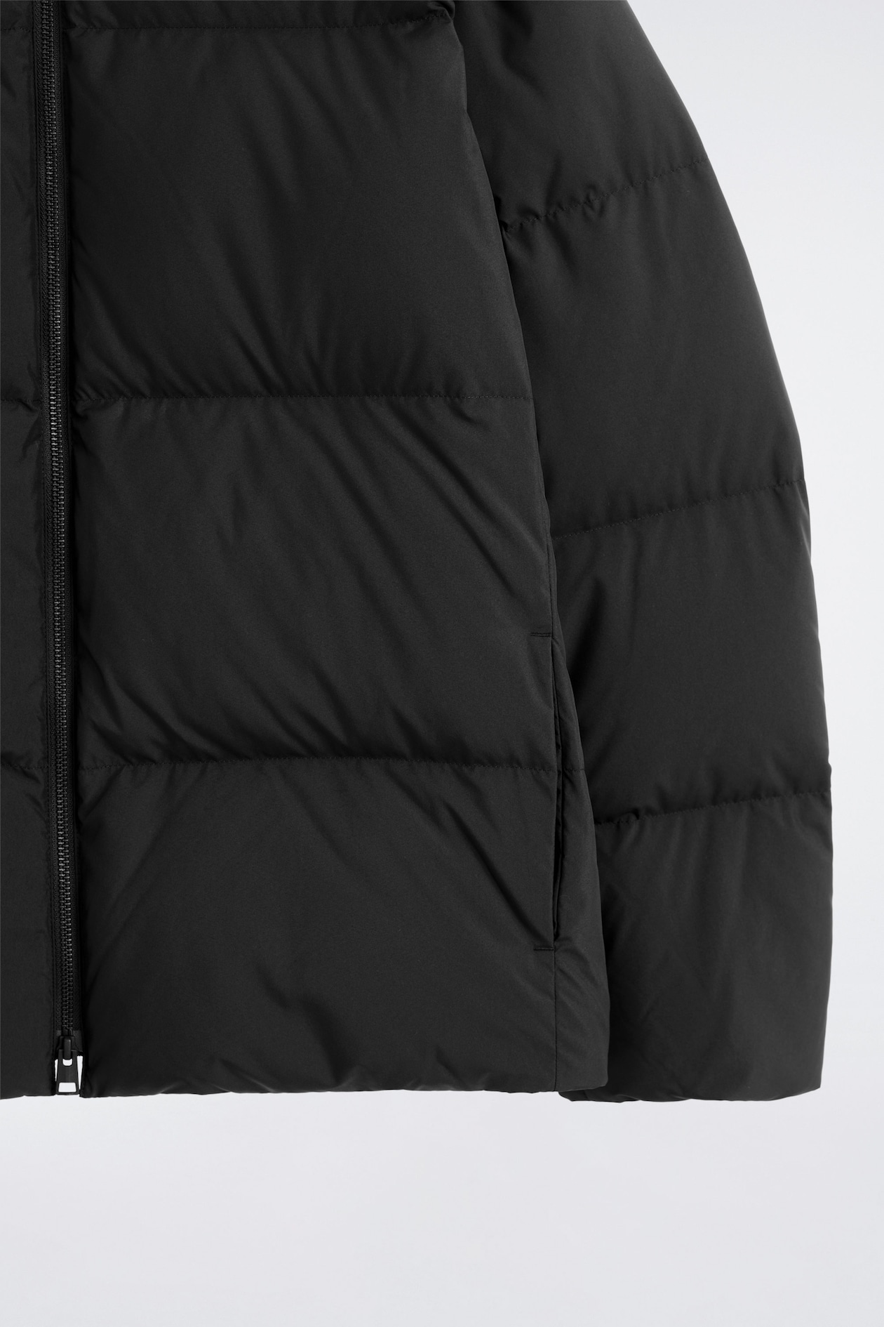 HOODED DOWN PUFFER JACKET — BLACK