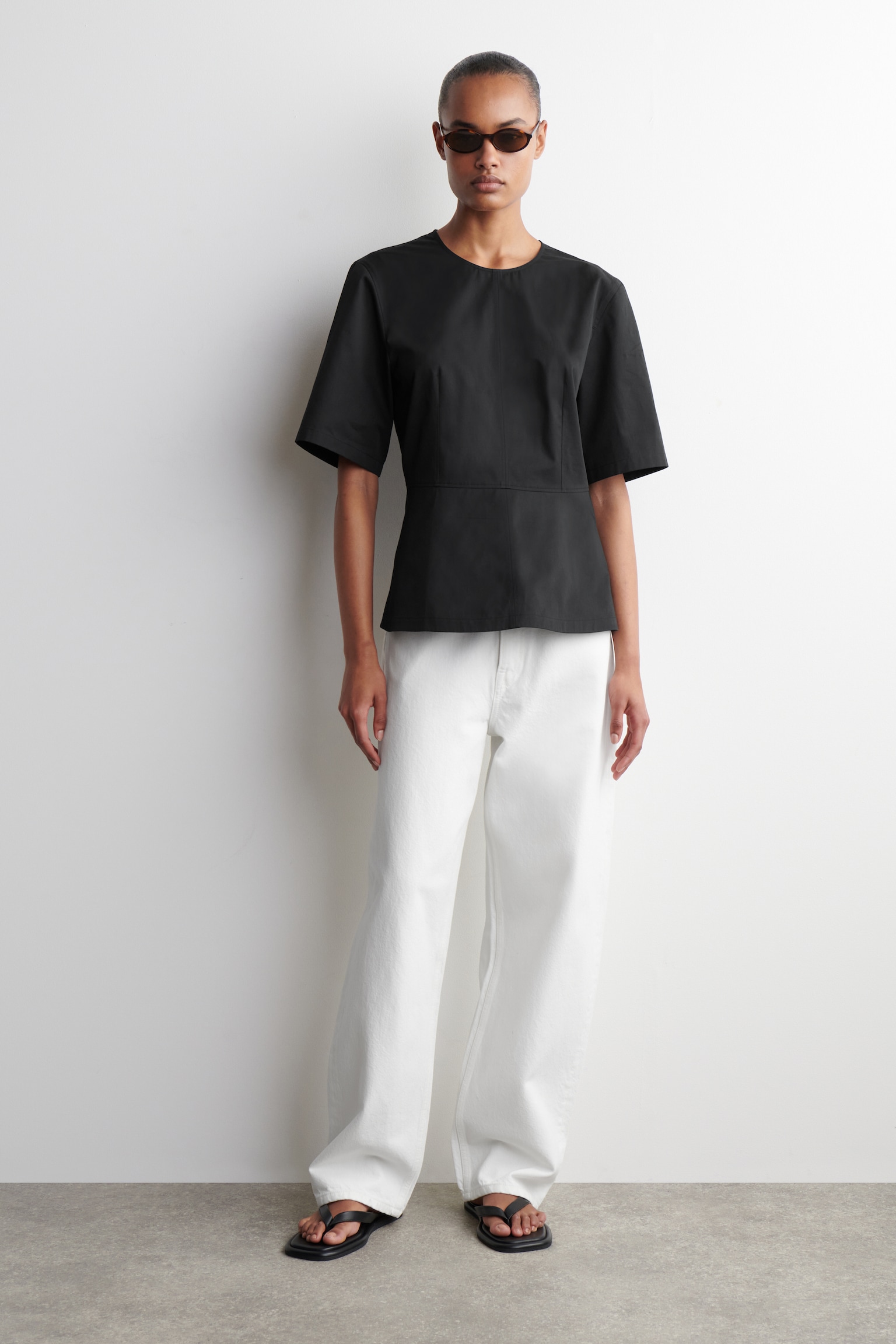 TOP DE ALGODÓN CON PEPLUM - NEGRO/BLANCO - 6