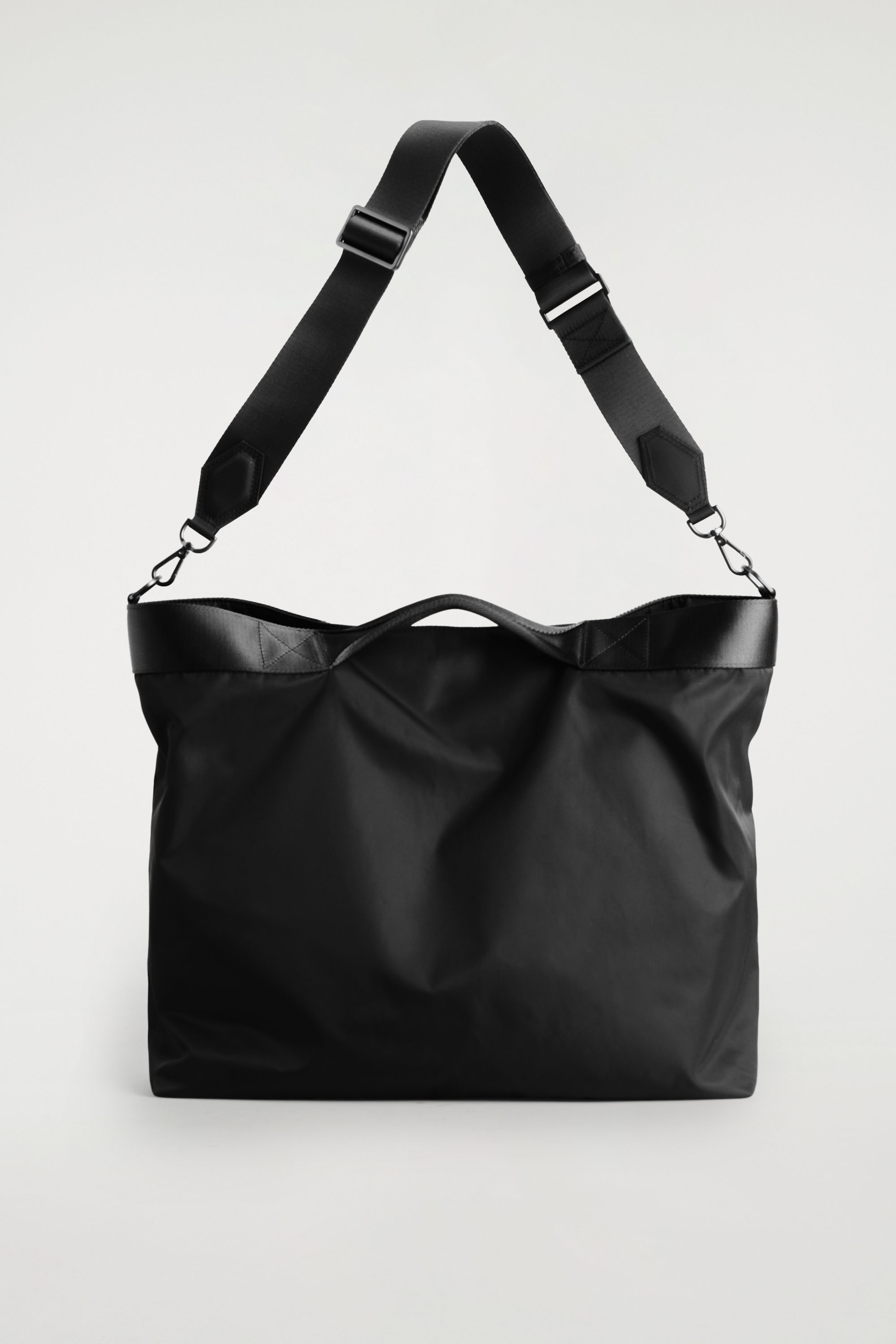 PURSUIT MESSENGER BAG - NYLON