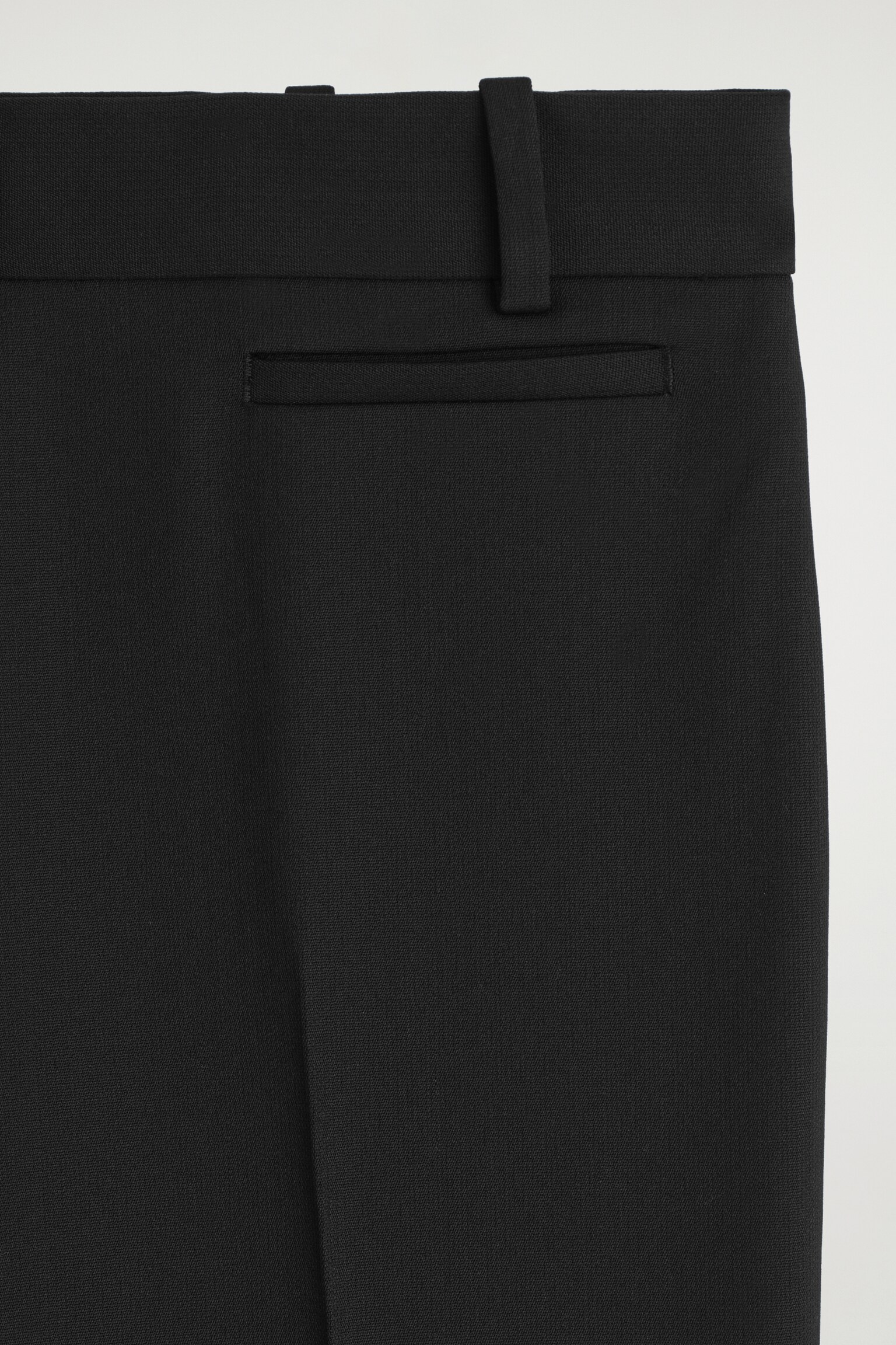 ELEGANTE WOLLHOSE MIT SCHMALEM BEIN - SCHWARZ - 4