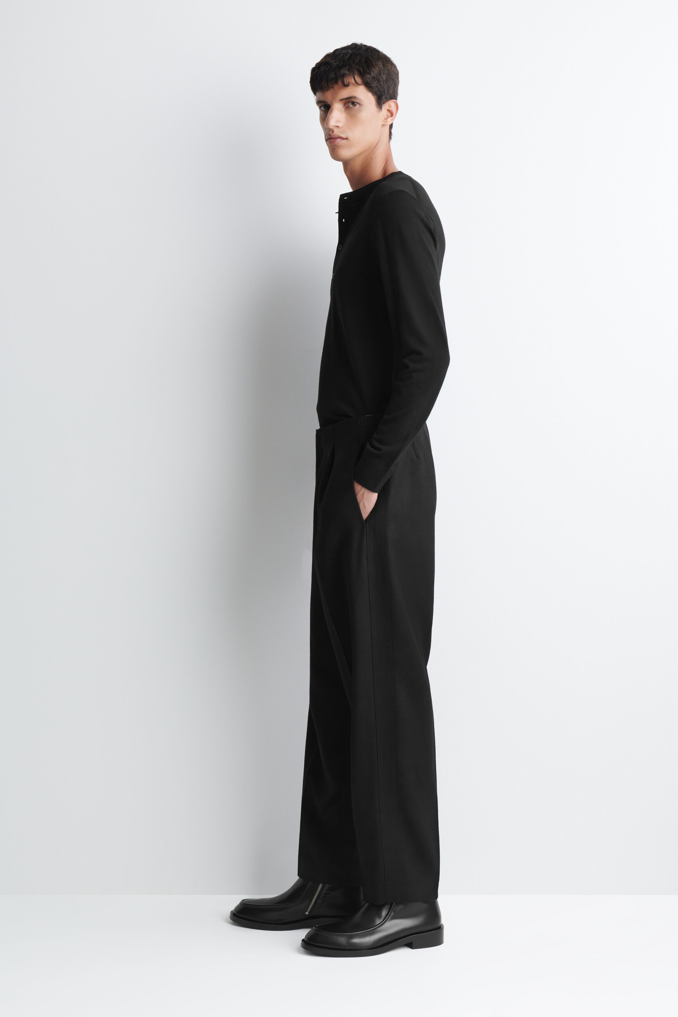 WOOL REGULAR-FIT BARREL-LEG TUXEDO PANTS - thumbnail 3