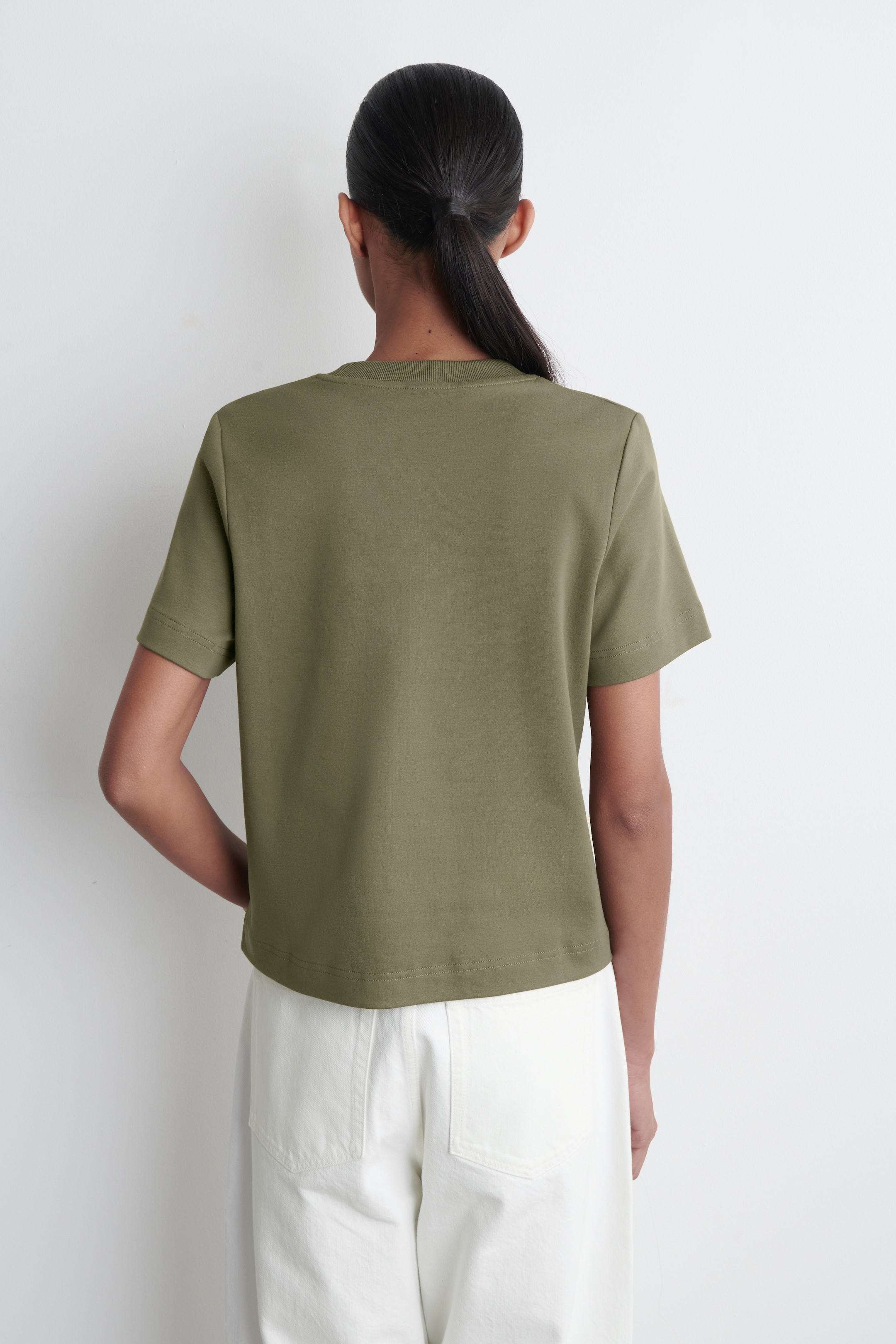 Visualizza immagine più grande: T-SHIRT LINEARE DAL TAGLIO REGOLARE - KAKI - DONNA | H&M IT 3