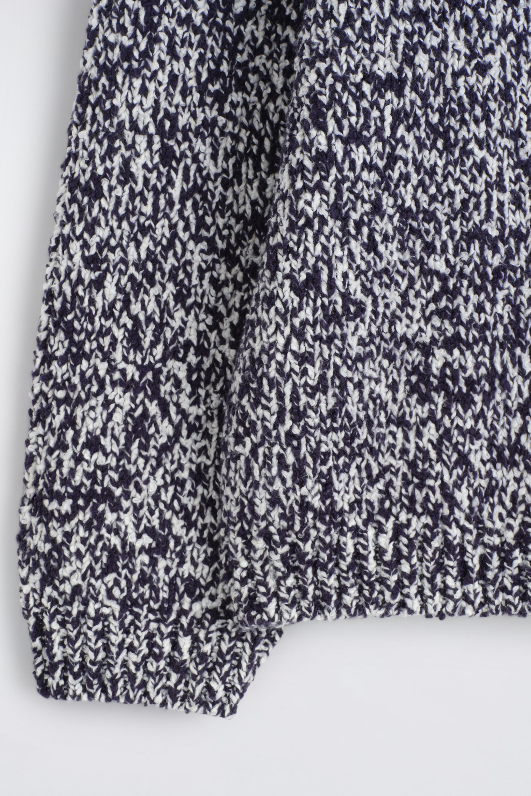 SCHWERER PULLOVER AUS WOLL-MIX