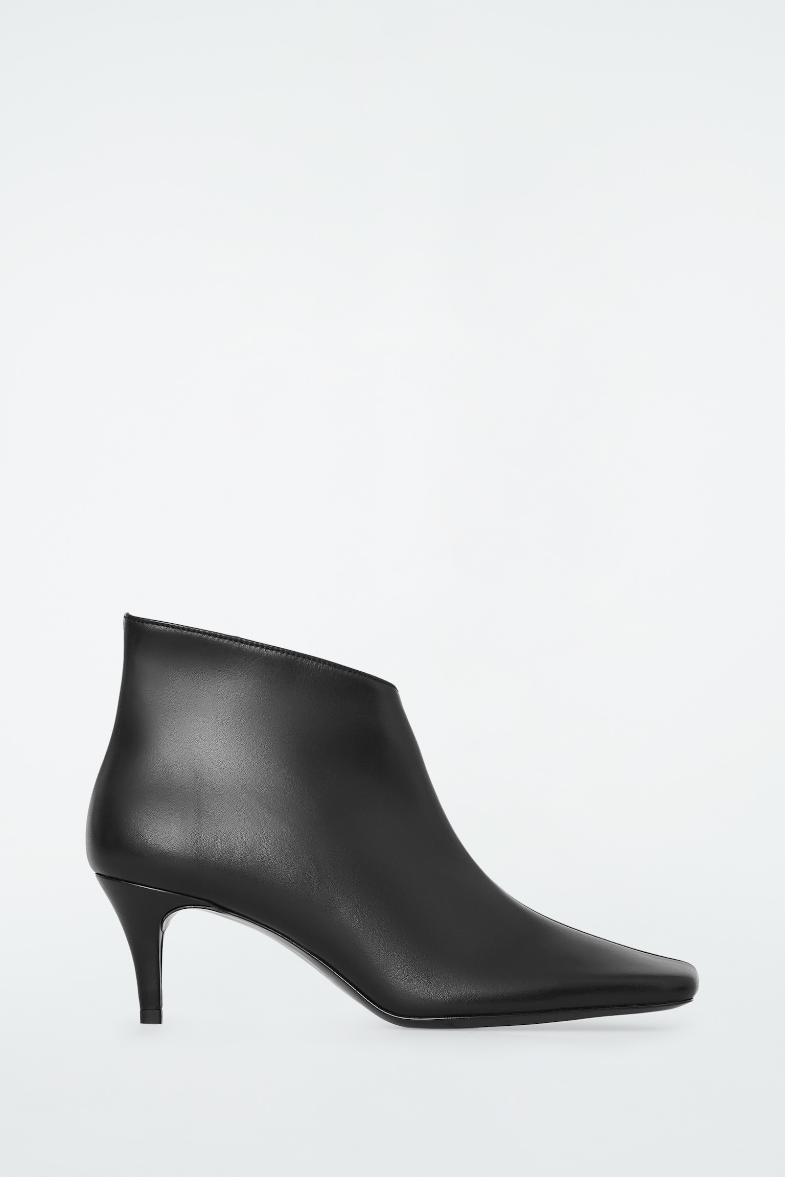 SQUARE-TOE LEATHER ANKLE BOOTS - BLACK/BROWN