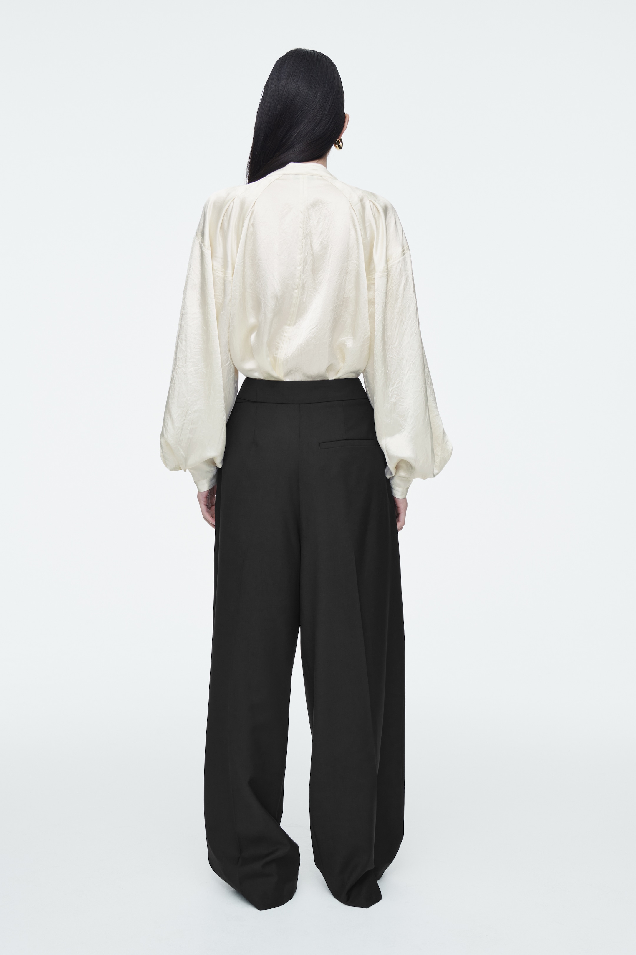 Grösseres Bild ansehen: LOCKERES SATINHEMD MIT FALTEN - CHAMPAGNER - DAMEN | H&M CH 6