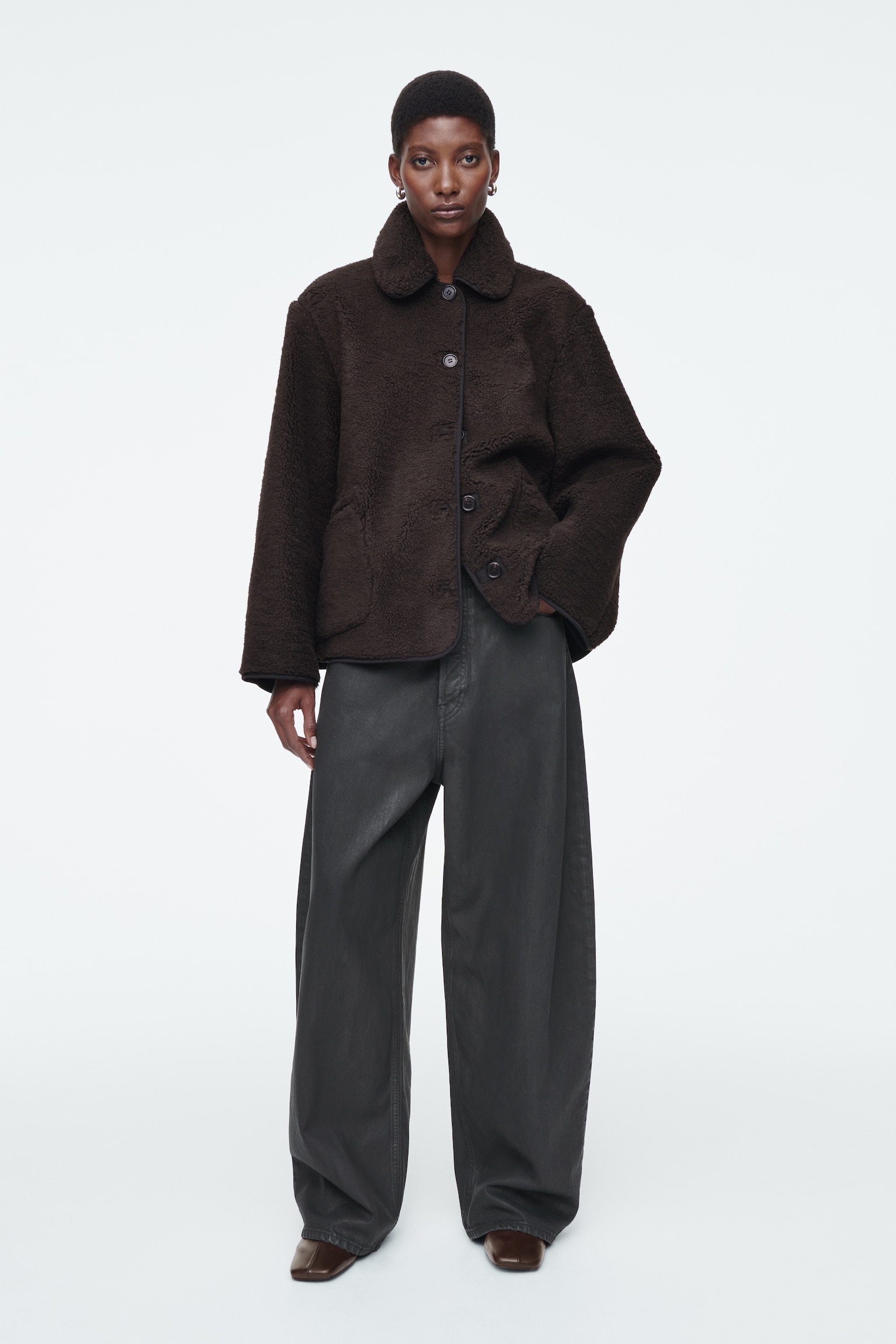 COLLARED TEDDY JACKET - DARK BROWN/IVORY