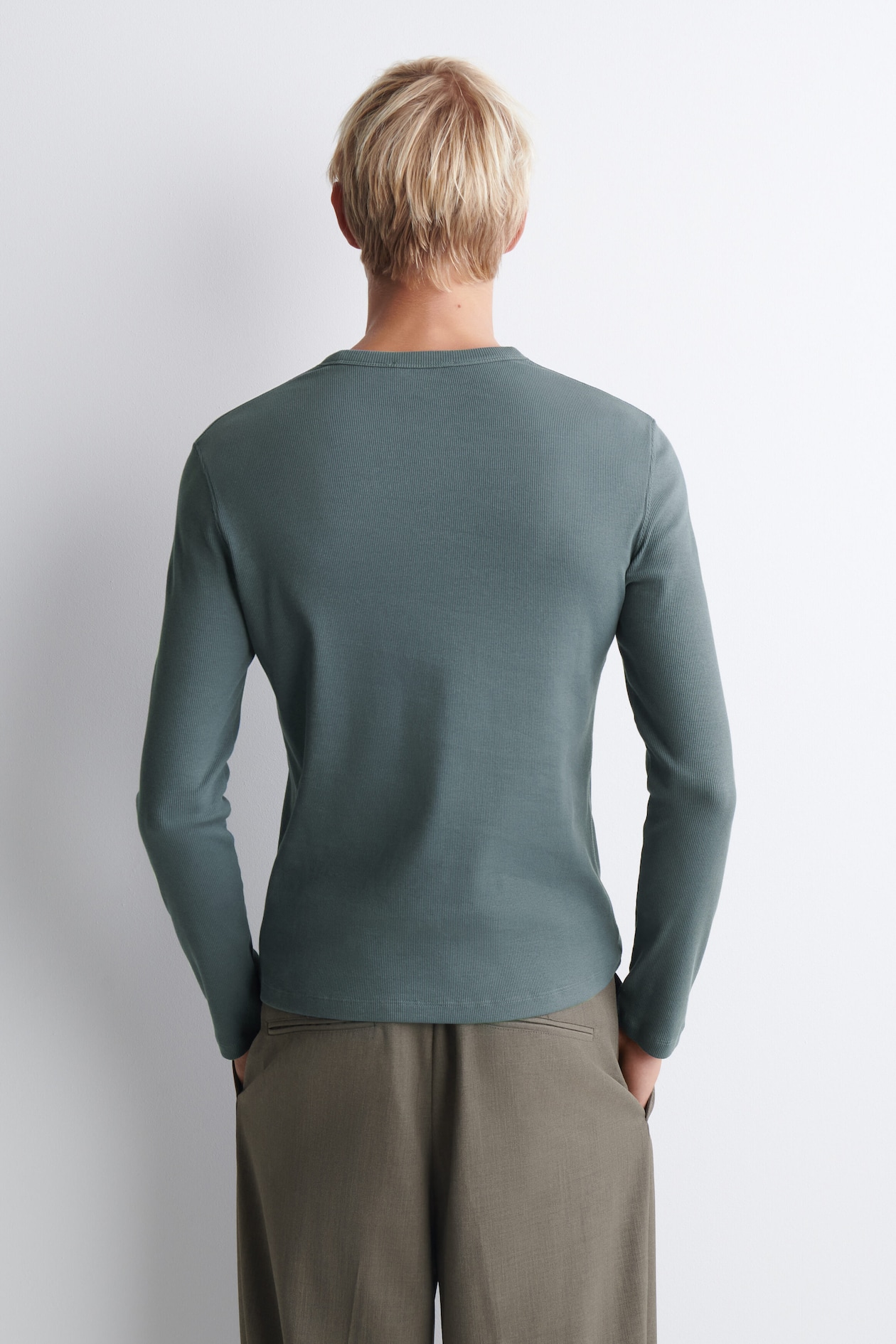 SLIM RIBBED COTTON LONG-SLEEVED T-SHIRT — SLATE