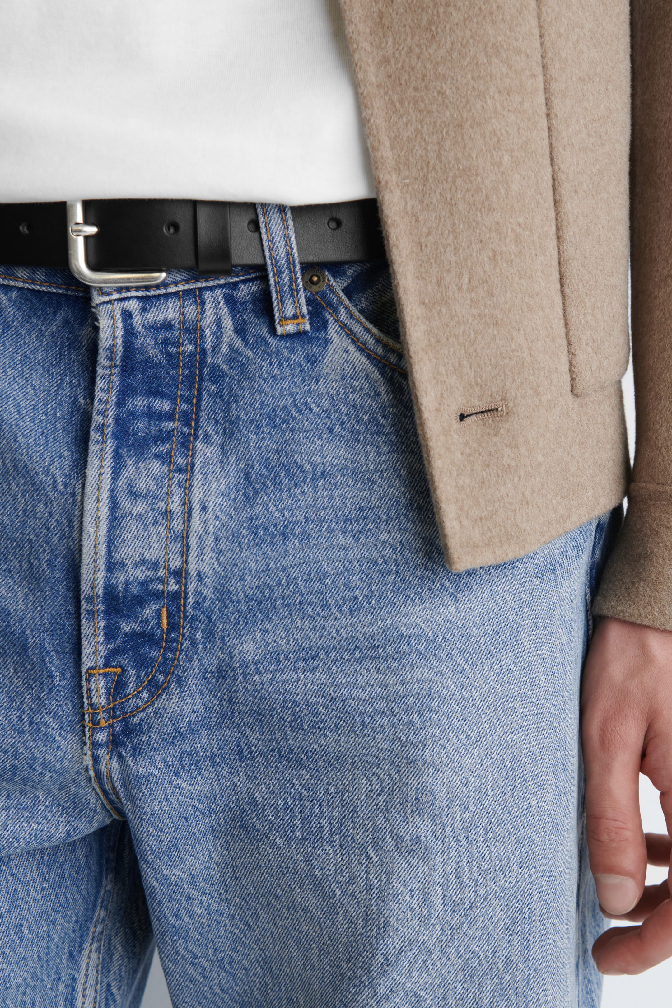 SIGNATURE STRAIGHT-LEG JEANS