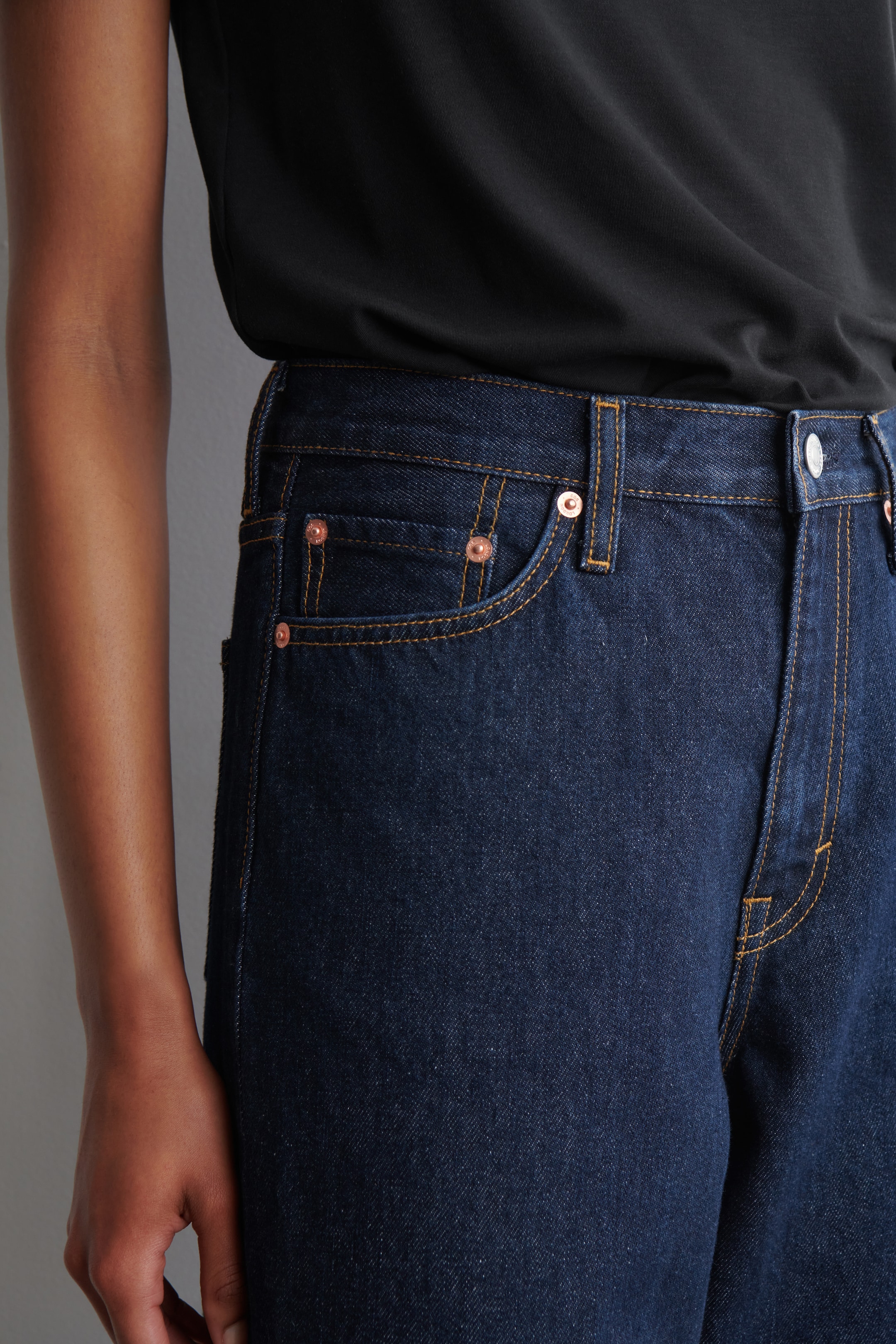 View larger image: ARCH TAPERED JEANS - INDIGO - Ladies | H&M GB 4