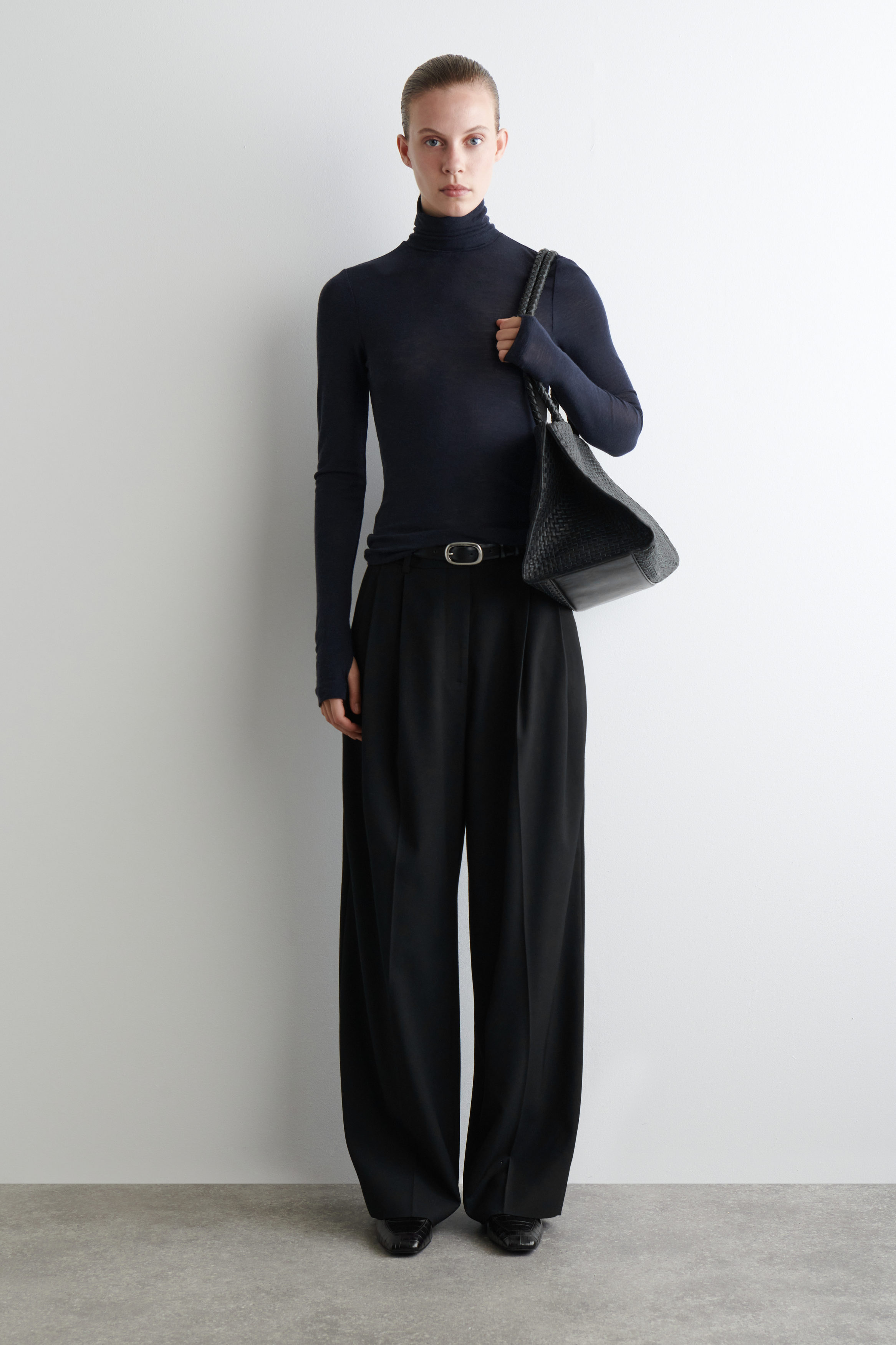 新品　BRIEFING　FINE MERINO HIGH NECK KNIT 新品 BRIEFING FINE MERINO HIGH NECK KNIT M Briefing Ex Fine