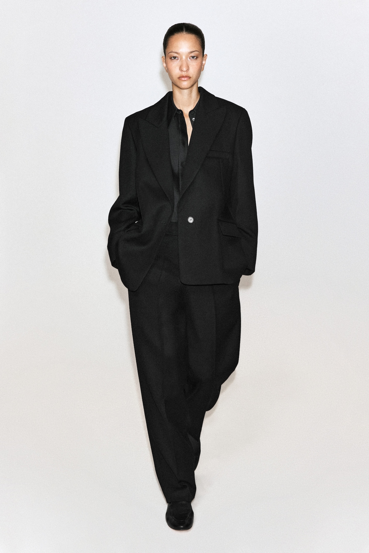 WAISTED TAILORED WOOL BLAZER — CARBON