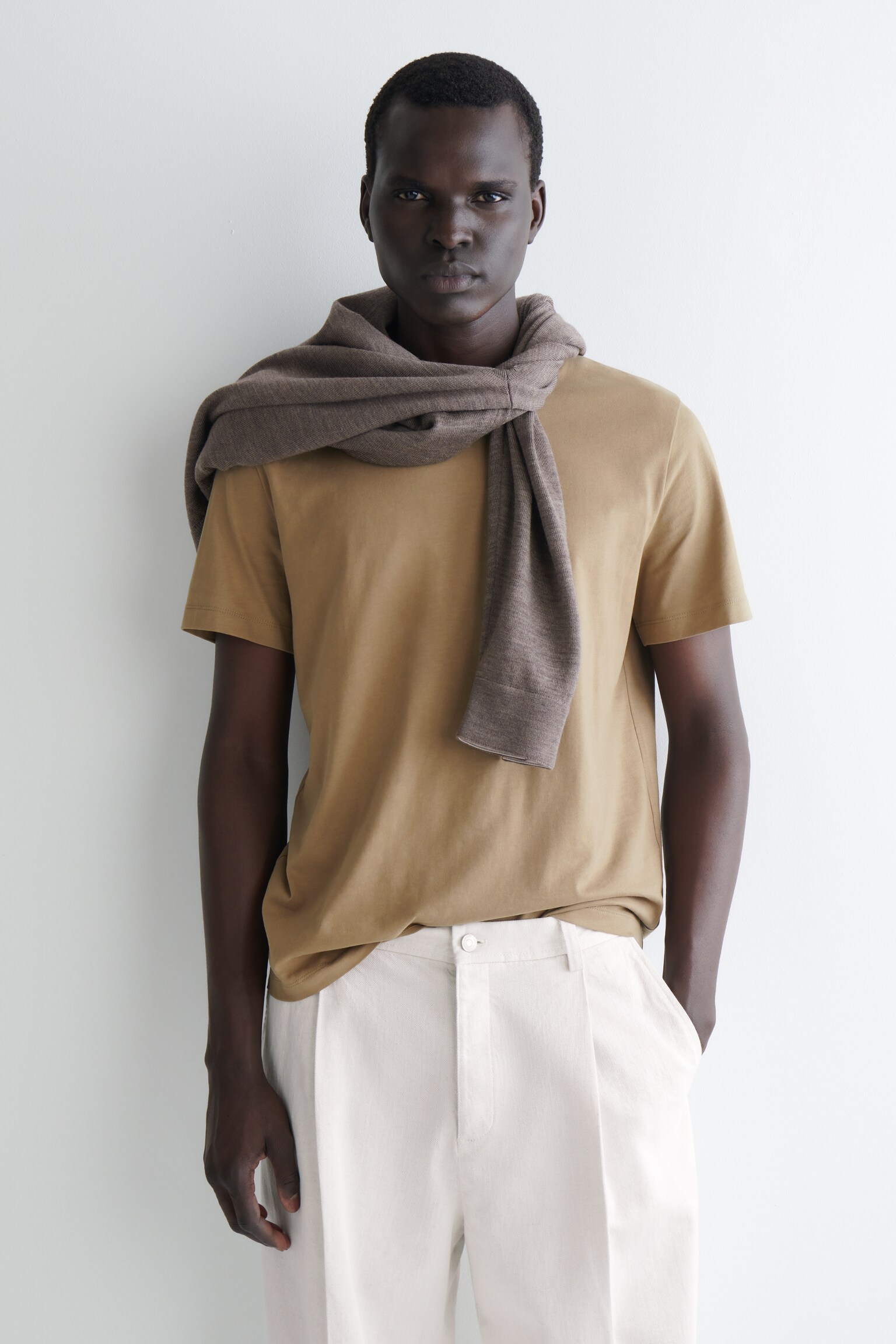 T-SHIRT EN COTON BROSSÉ - BEIGE/BLANC/NOIR/BLEU MARINE/TAUPE/TAUPE FONCÉ/BORDEAUX/ABRICOT - 1