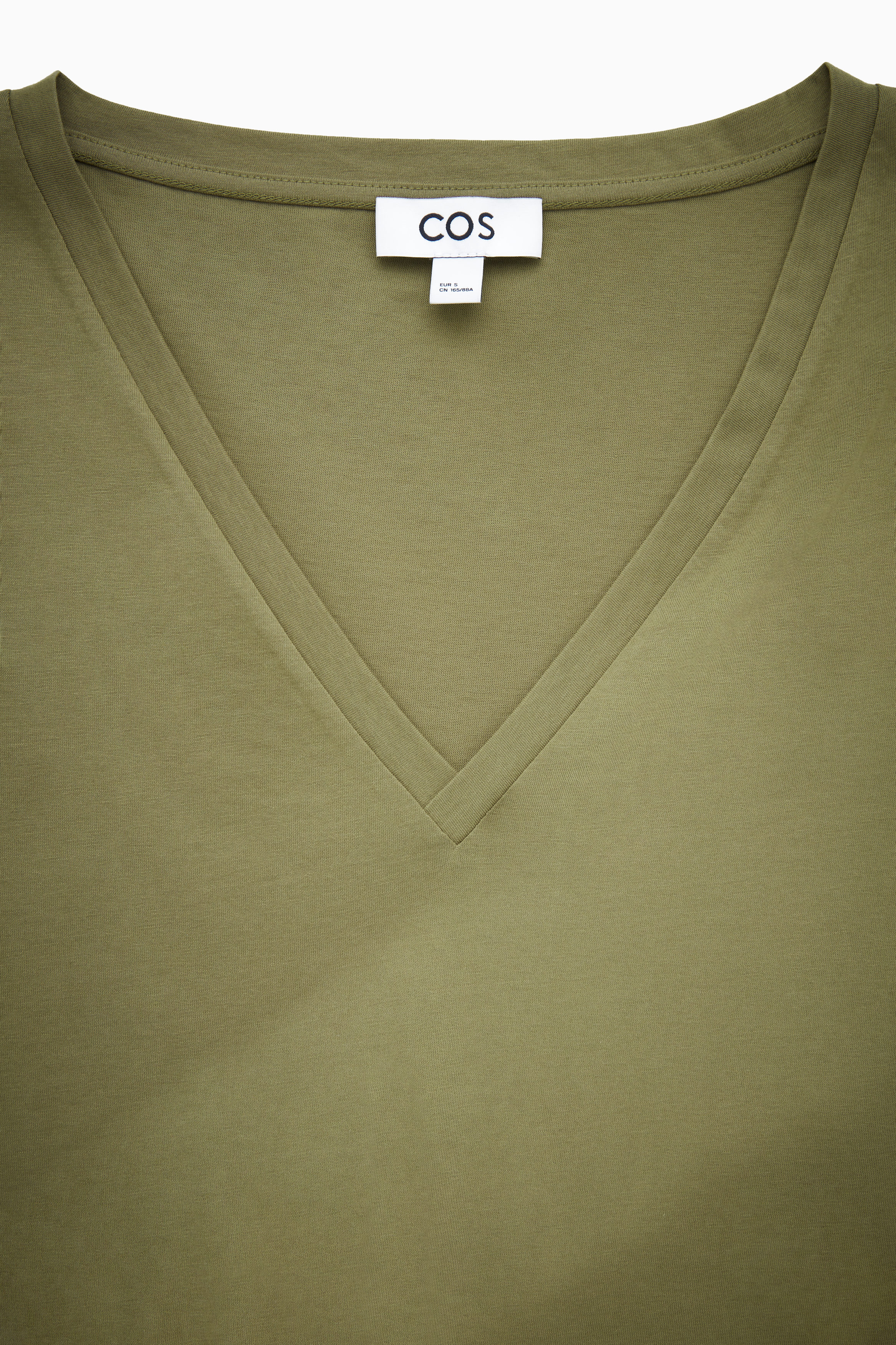 24/7 REGULAR V-NECK T-SHIRT - KHAKI | COS