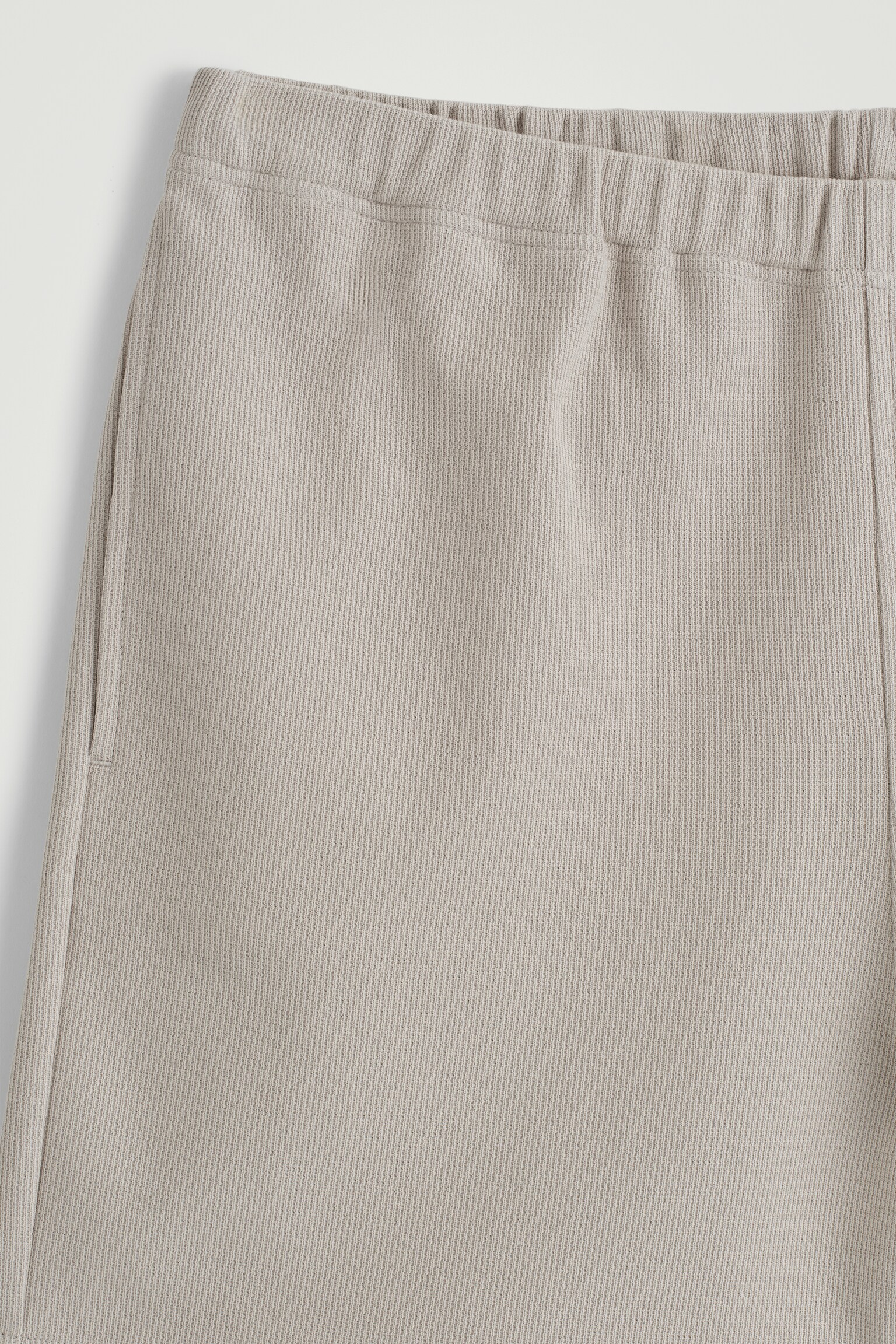 PANTALÓN CORTO DE ALGODÓN CON TEXTURA - TOPO CLARO/NEGRO - 6