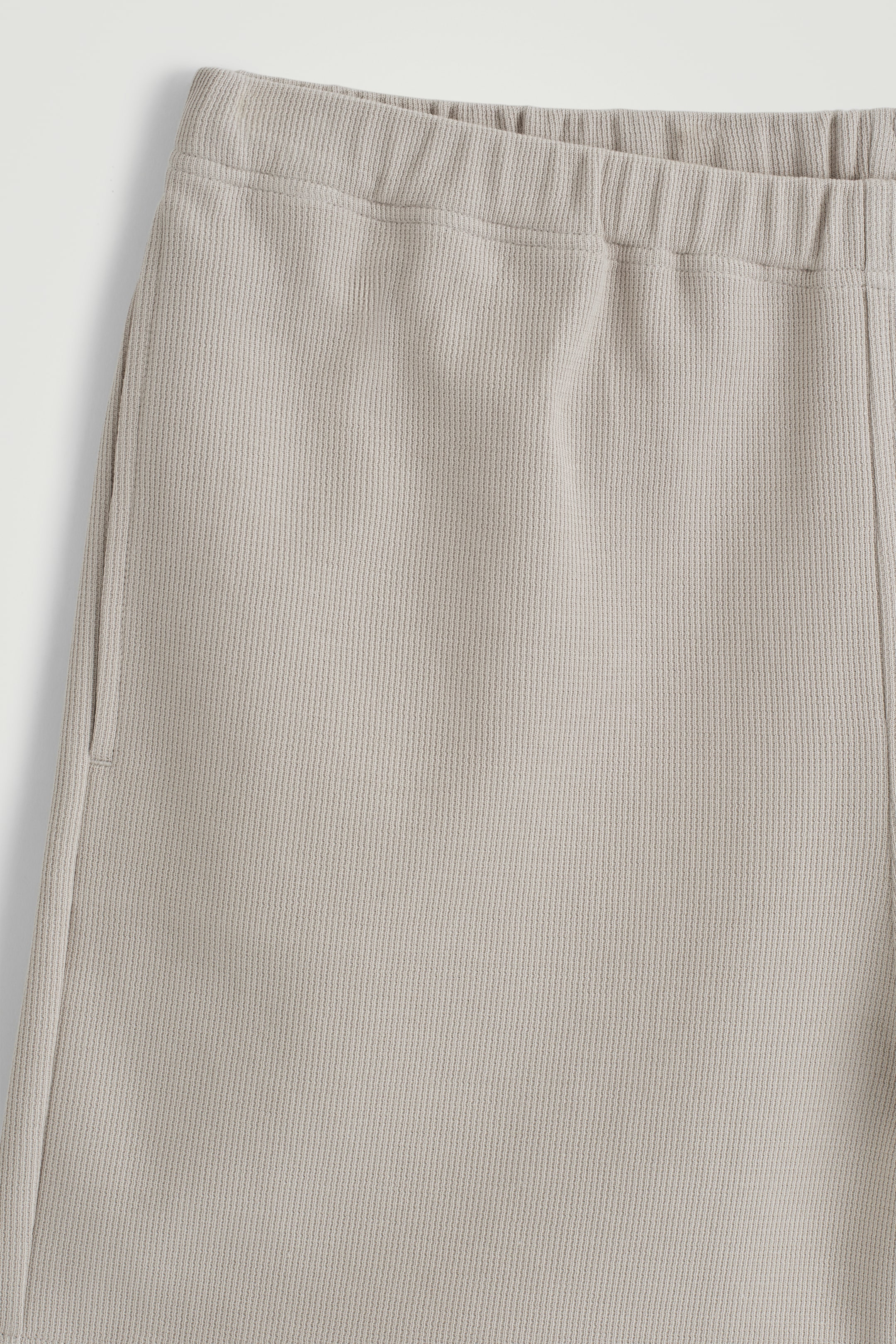 Zobrazit větší obrázek: Šortky z texturovaného bavlněného dresu - SVĚTLÁ KRTČÍ - MUŽI | H&M CZ 6