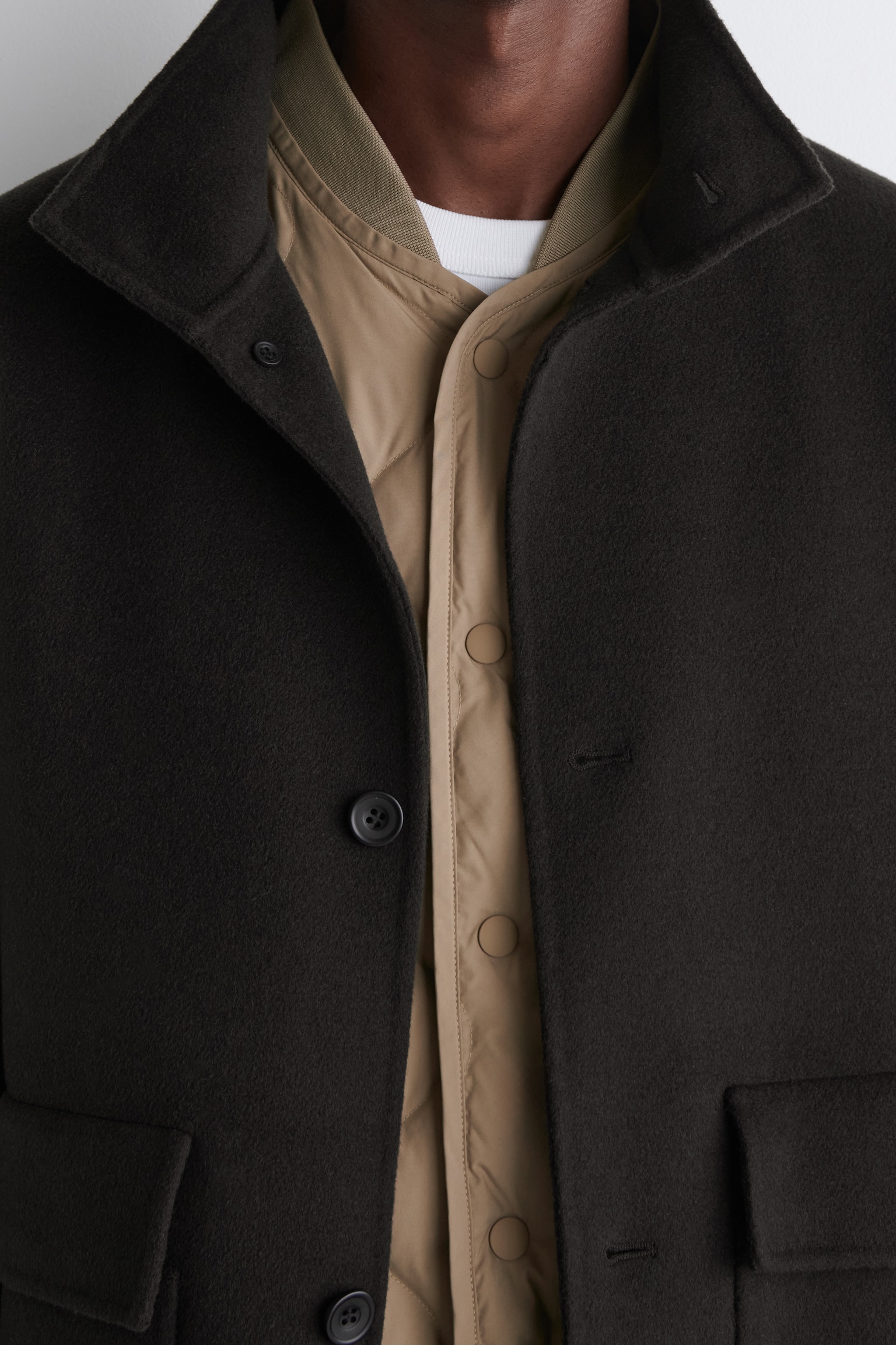 CHALECO ACOLCHADO DE PLUMÓN - BEIGE OSCURO/NEGRO - 5