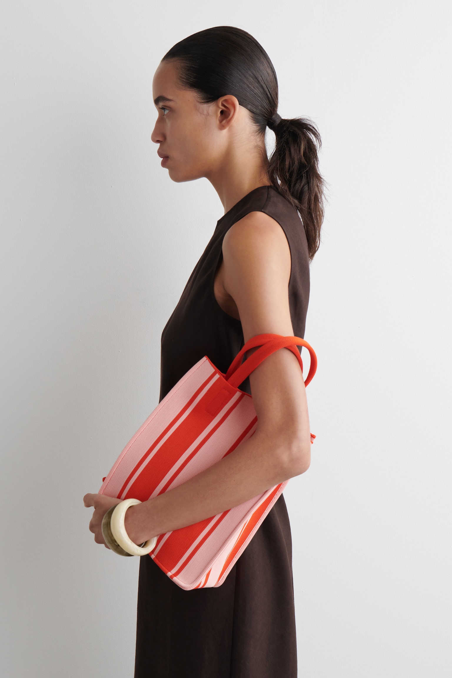 BOLSO TOTE MINI DE PUNTO A RAYAS - ROSA / NARANJA / RAYAS