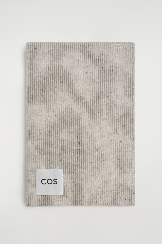 GERIPPTER SCHAL AUS WOLL-KASCHMIR-MIX - CREME MELIERT/NAVYBLAU - 1