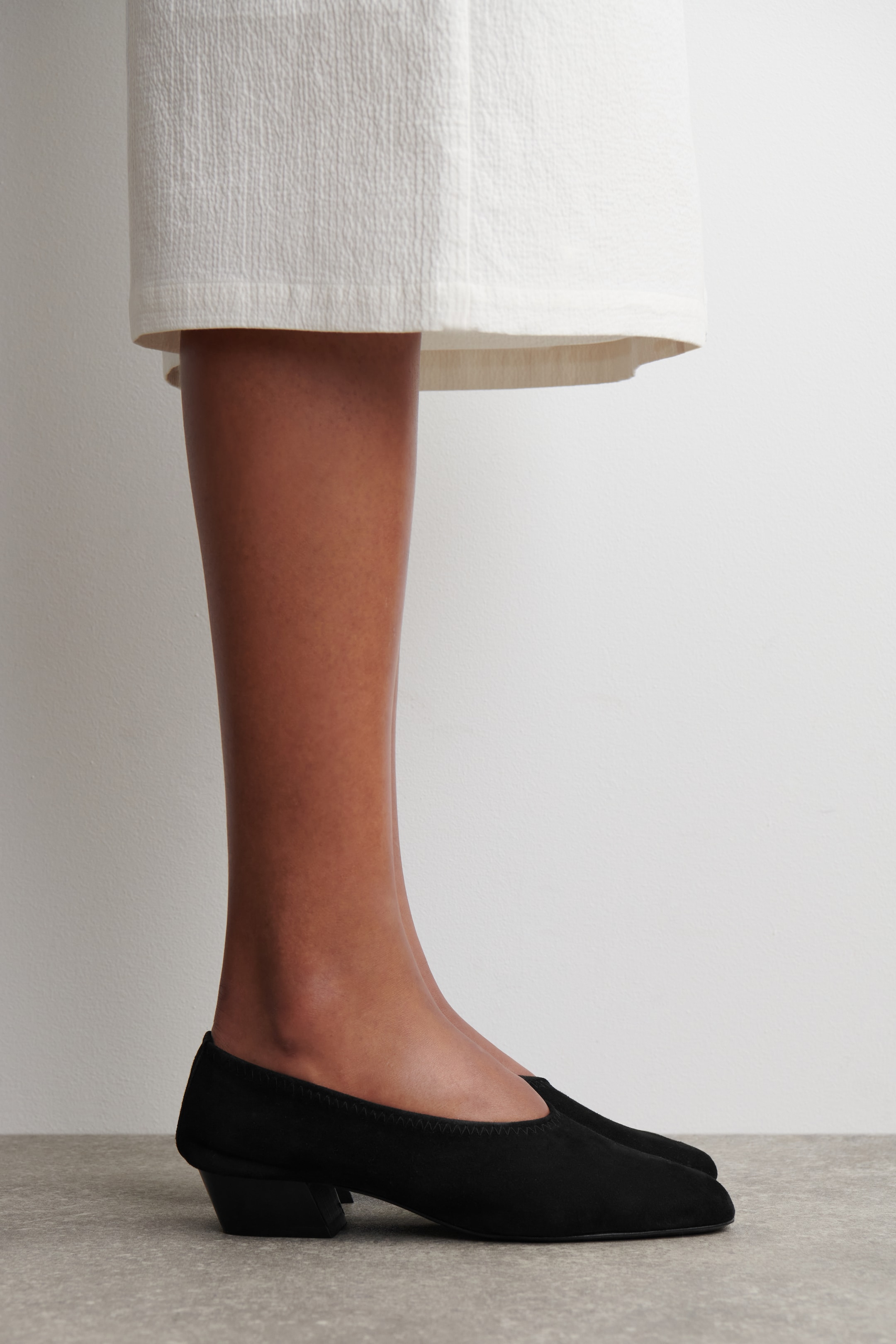 Ver imagem maior: SAPATILHAS DE CAMURÇA COM SALTO - PRETO - SENHORA | H&M PT 2