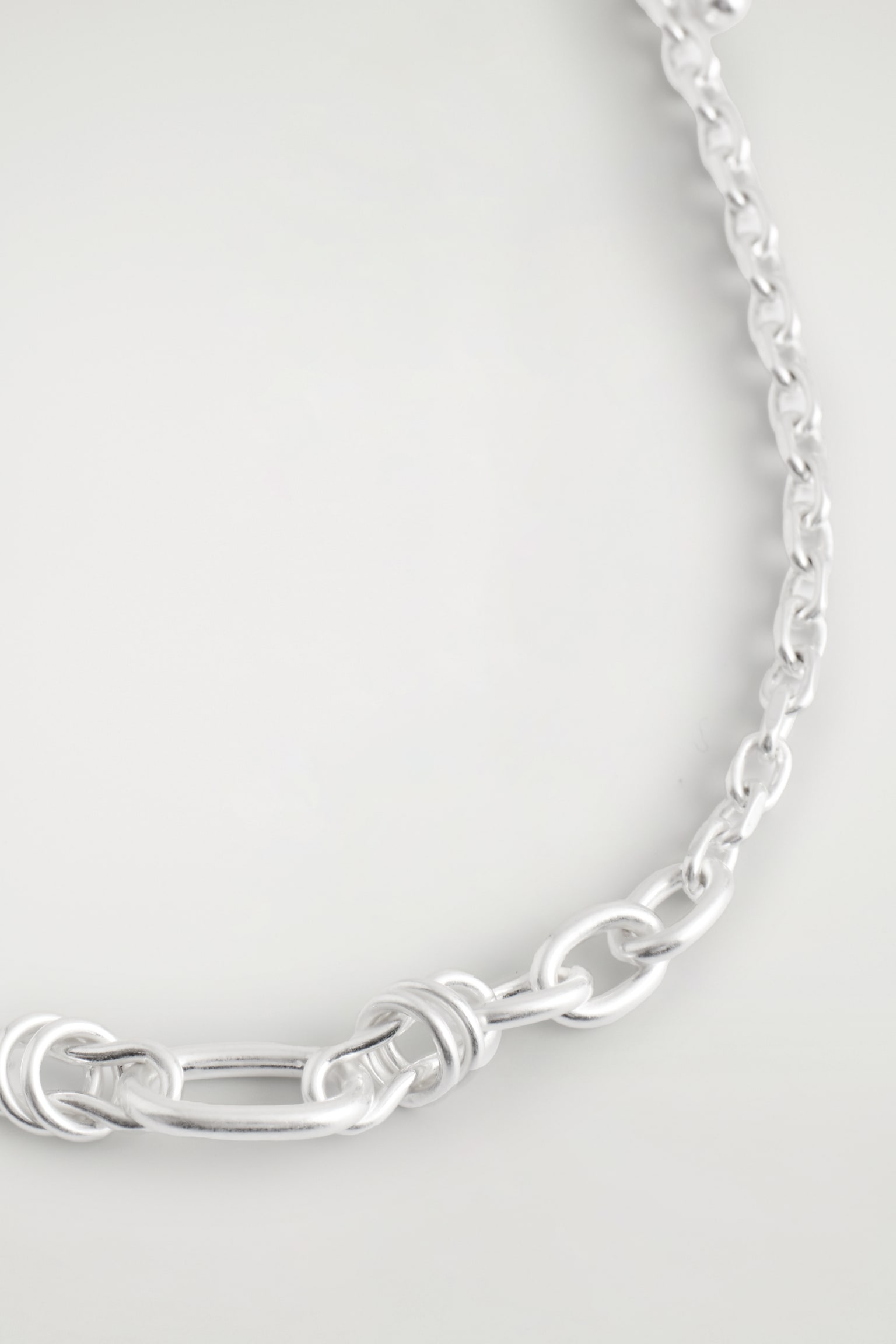COLLIER CHAÎNE ASYMÉTRIQUE - ARGENTÉ/DORÉ - 3