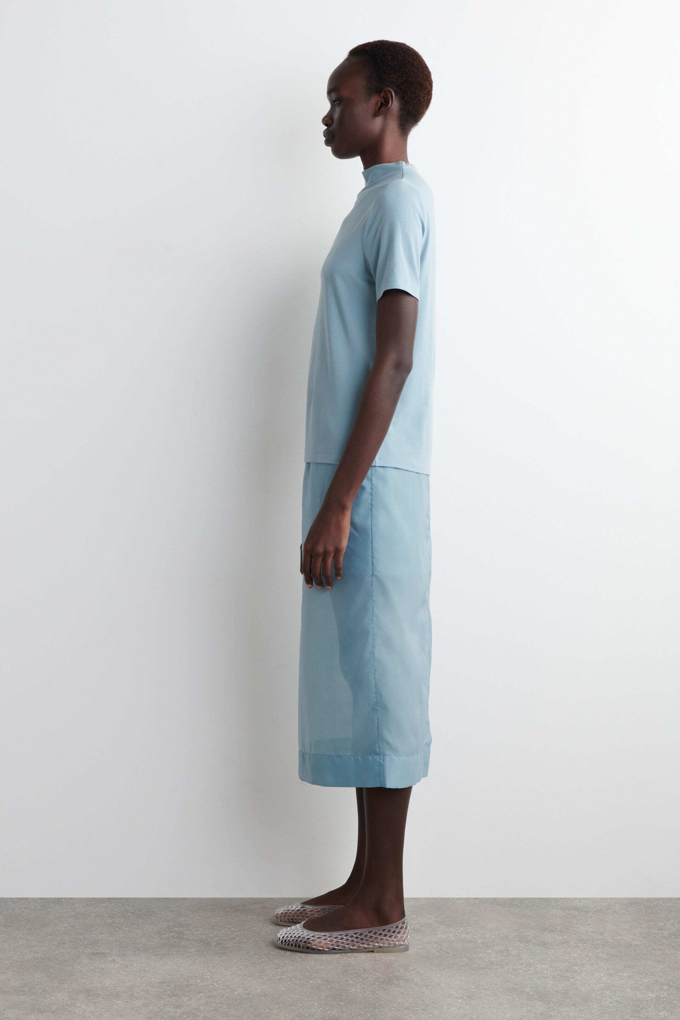 Nagyobb kép megtekintése: DRAPÉ DZÖRZÉ PÓLÓ - ACÉLKÉK - NŐI | H&M HU 4
