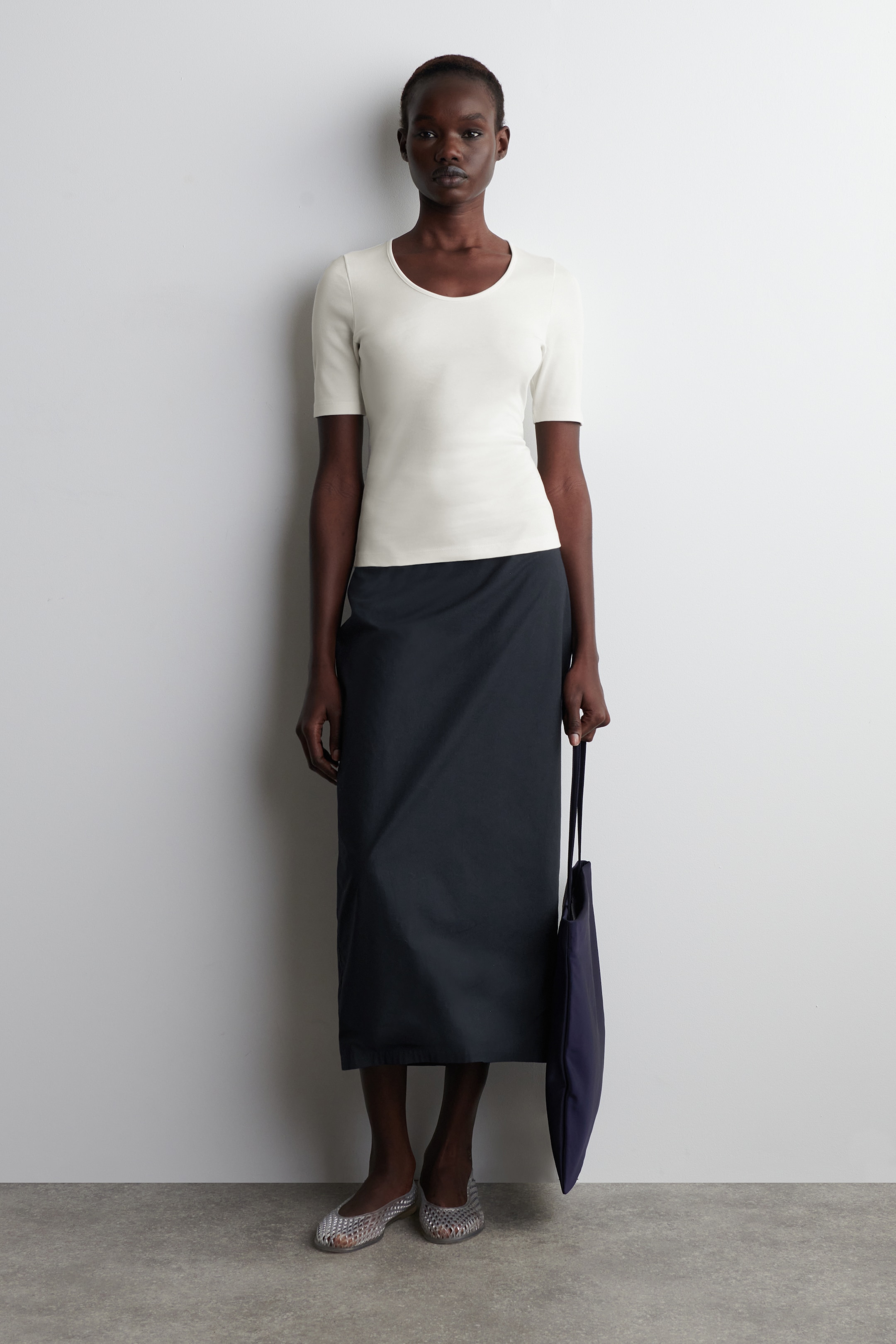 Agrandir l'image: T-SHIRT SLIM À ENCOLURE DÉGAGÉE EN COTON - ÉCRU - FEMME | H&M CH 2