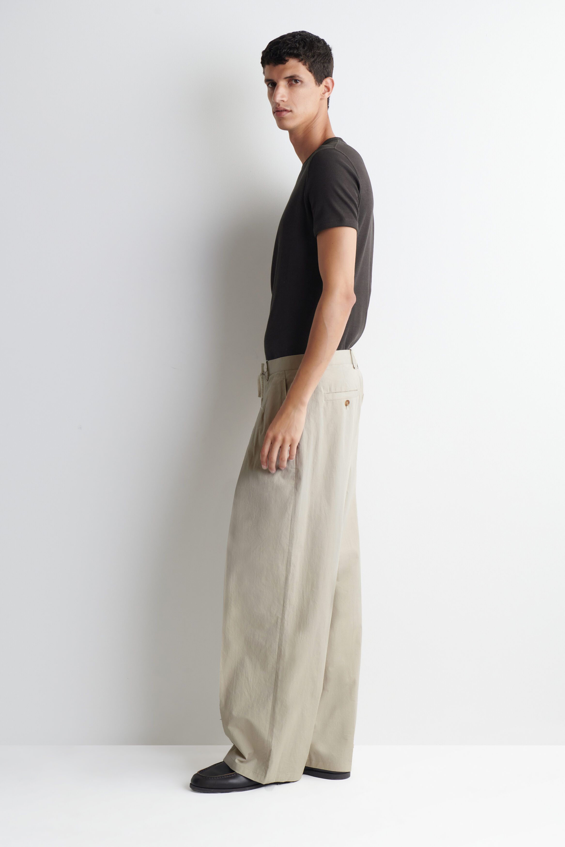 SLIM RIBBED COTTON T-SHIRT - BROWN | COS US