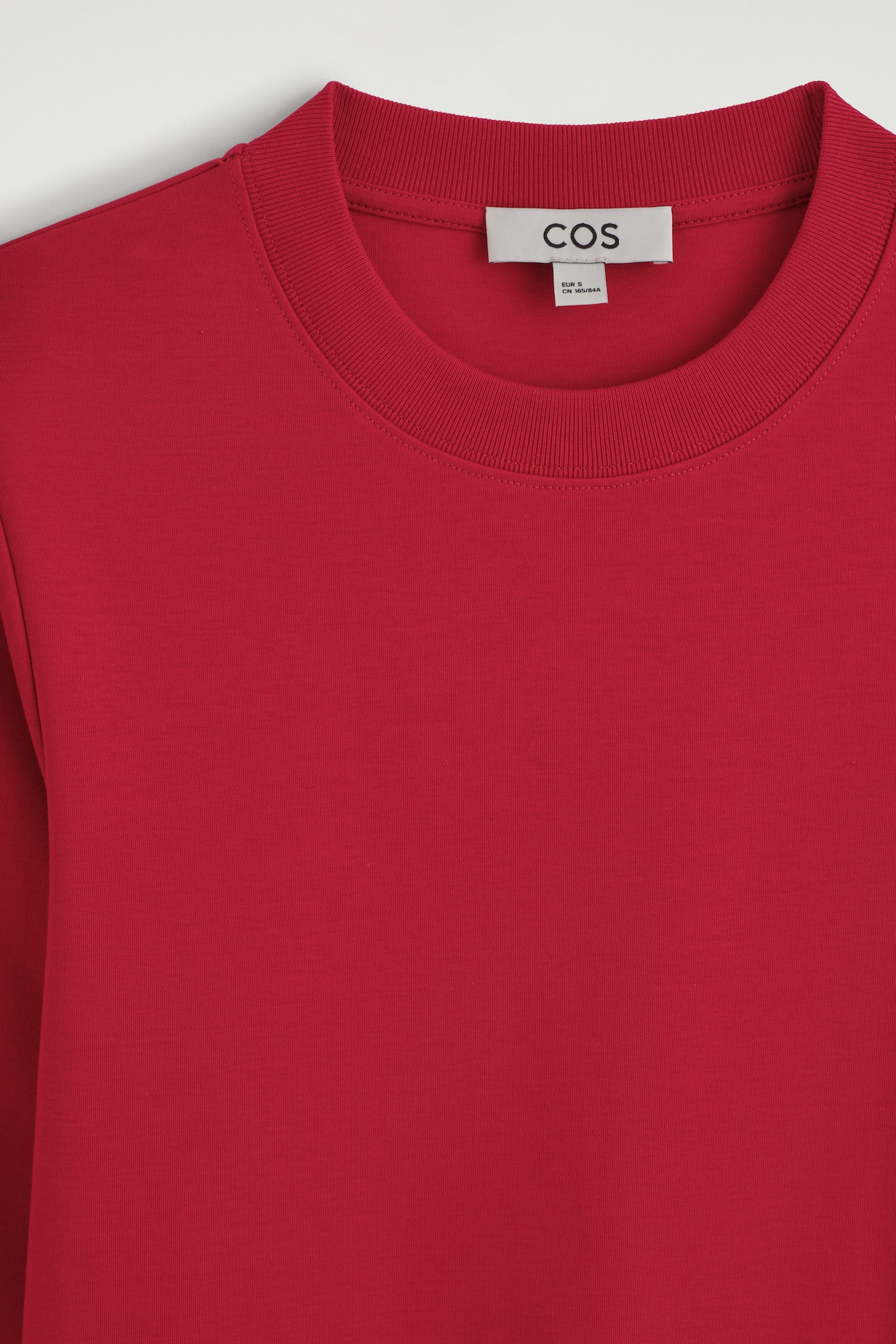 CLEAN CUT LONG-SLEEVED T-SHIRT — RED