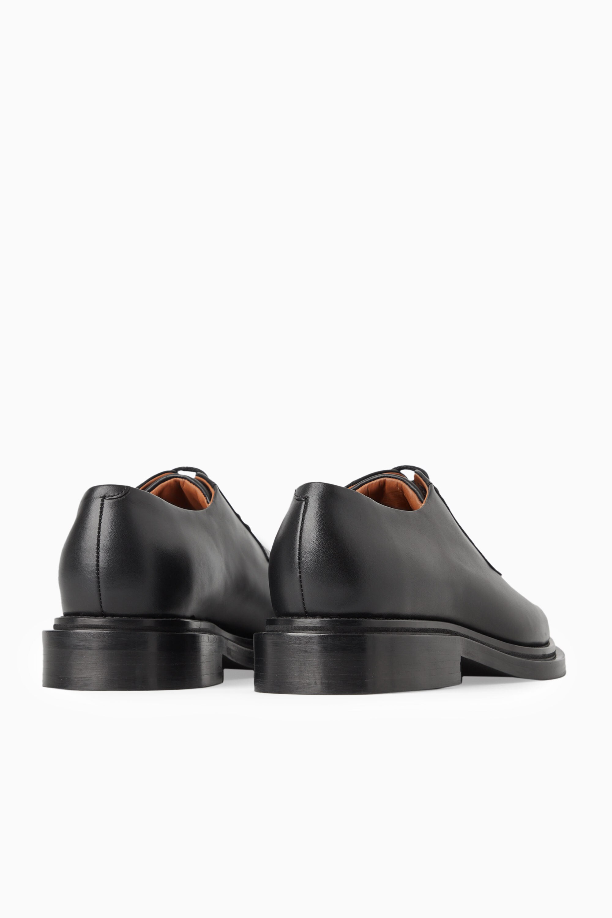 LEATHER DERBY SHOE - BLACK | COS