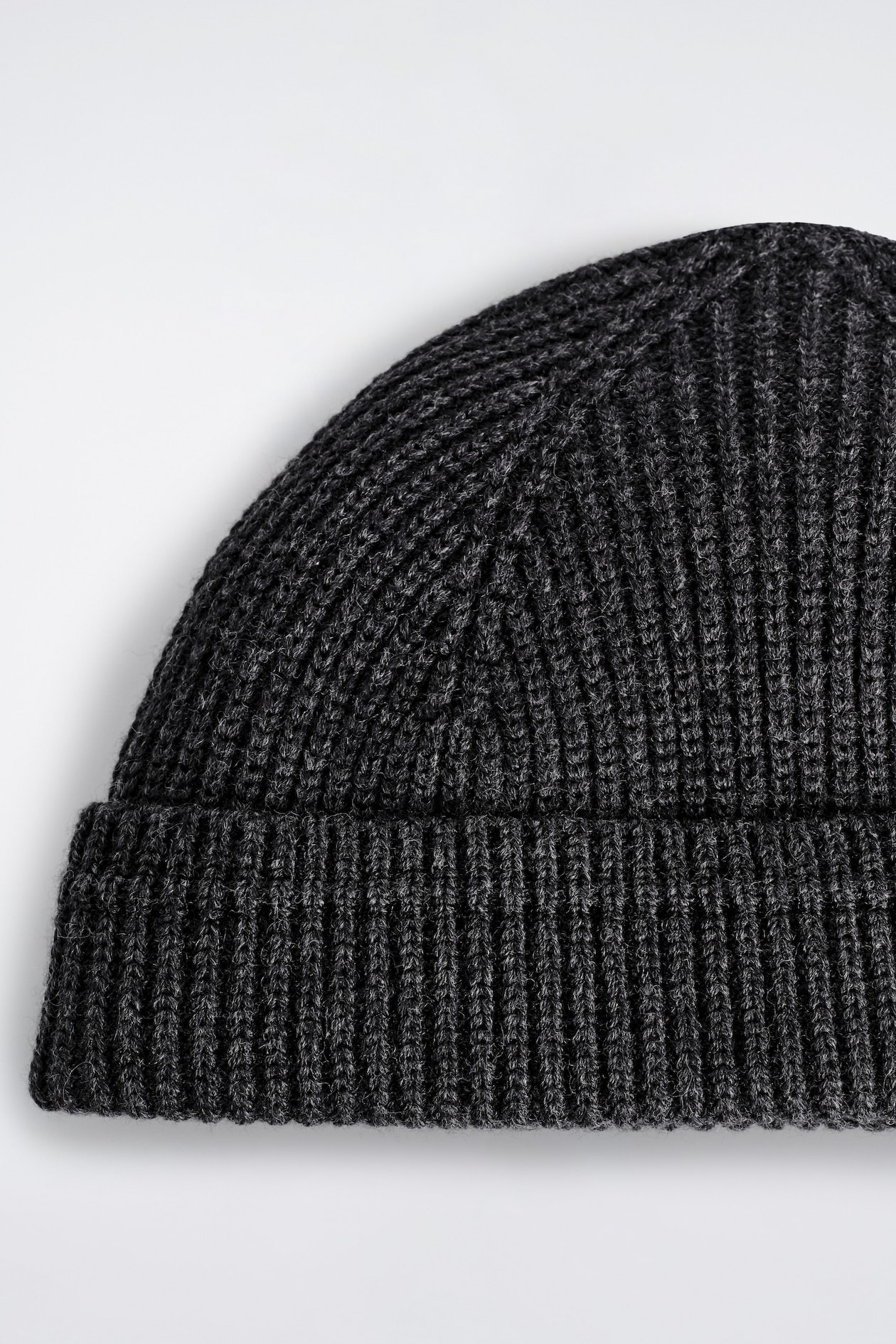 RIBBED WOOL-COTTON FISHERMAN BEANIE — CHARCOAL MÉLANGE
