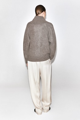 V-DETAIL PURE CASHMERE MOCK-NECK SWEATER — MOCHA 5