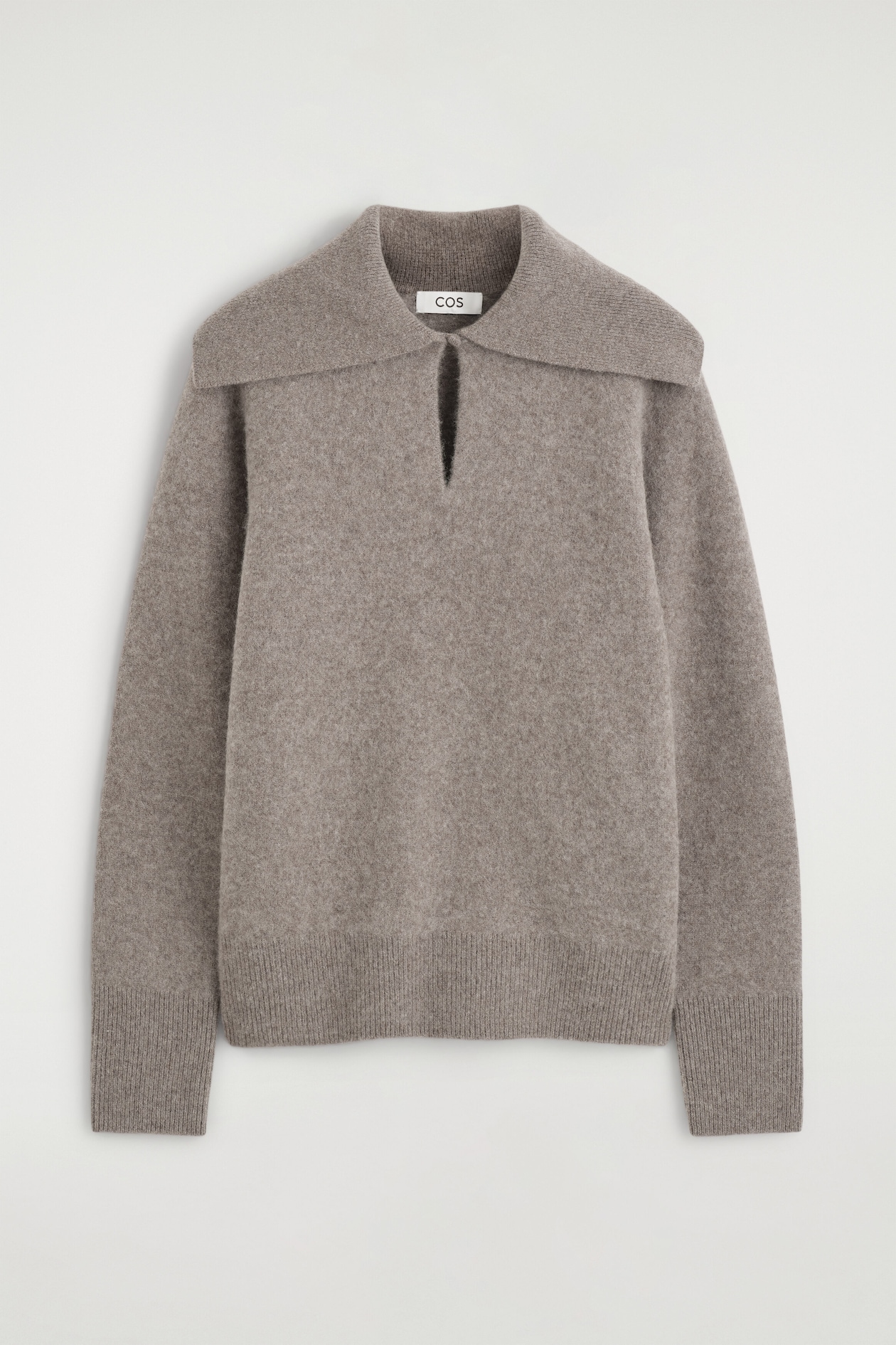 V-DETAIL PURE CASHMERE MOCK-NECK SWEATER — MOCHA