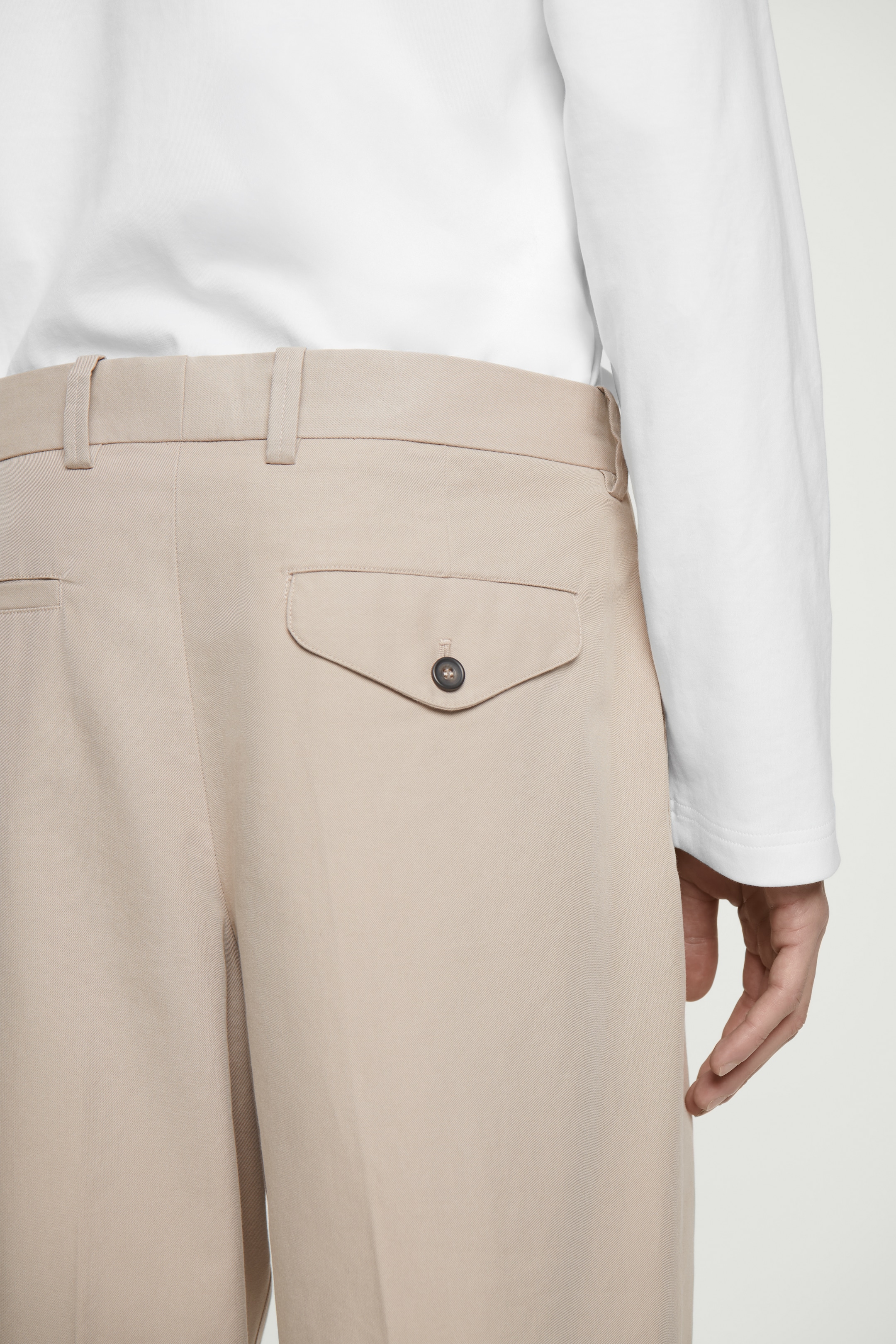 Ver imagen más grande: PANTALONES DE PINZAS DE ALGODÓN TAPERED FIT - TOPO - HOMBRE | H&M ES 2