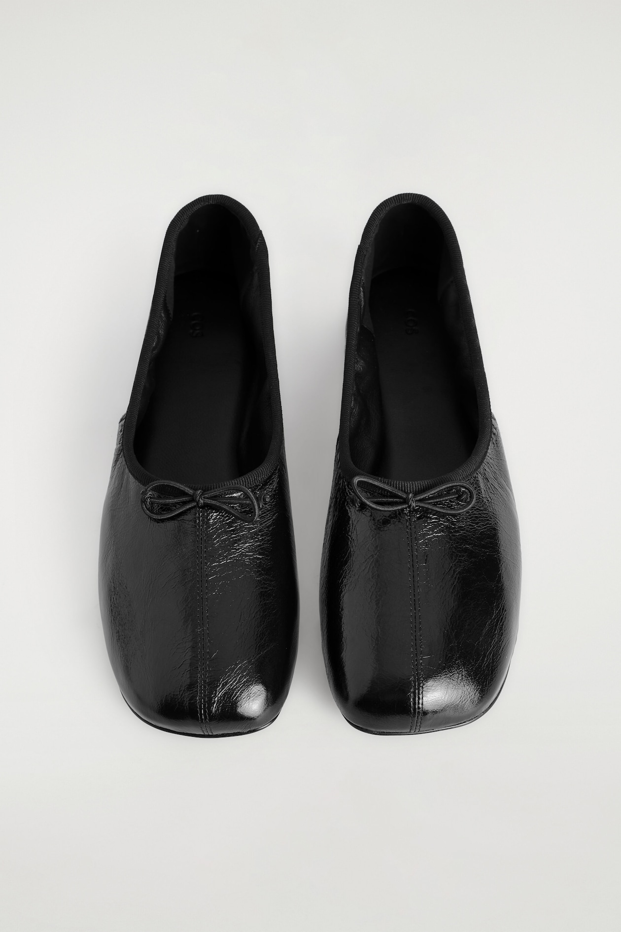 LEATHER BALLET FLATS — BLACK