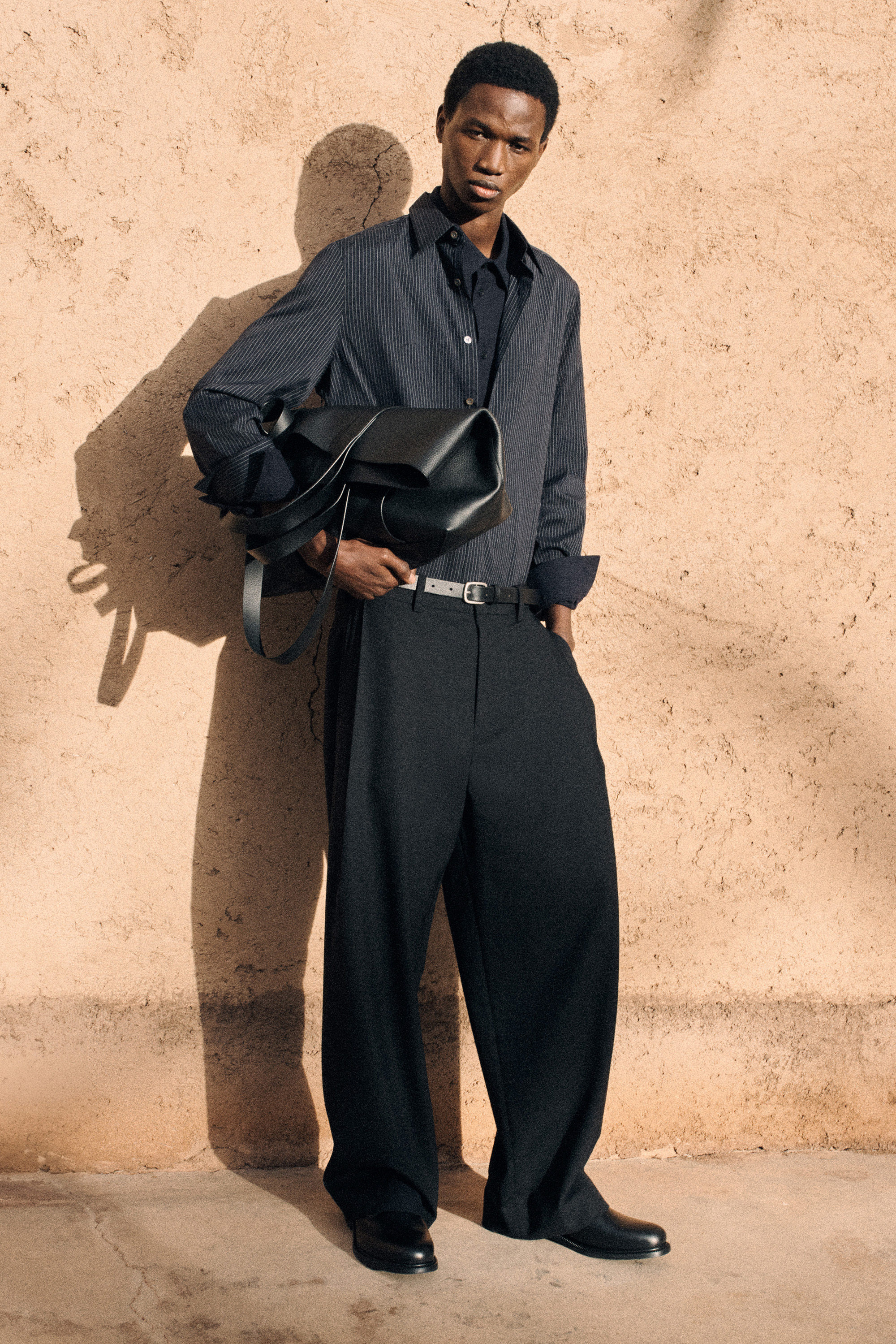 PLEATED COTTON RELAXED-FIT WIDE-LEG TROUSERS - BLACK | COS