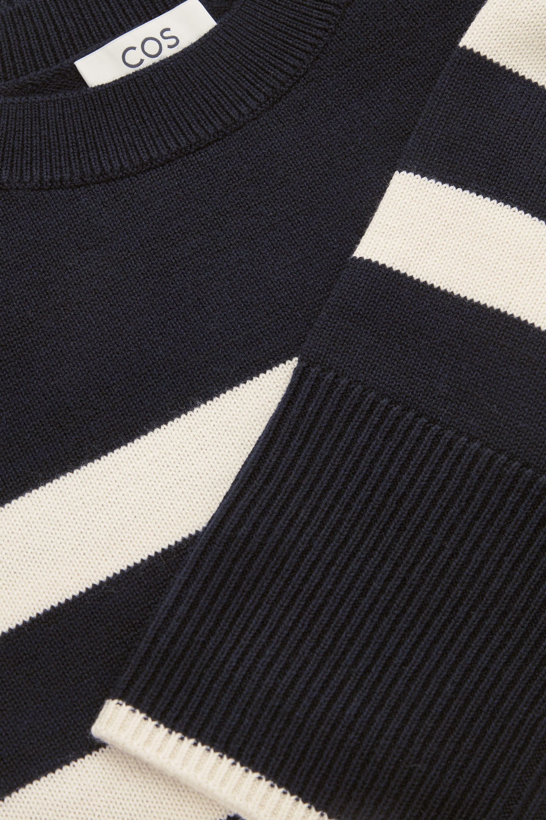 StillMedia/DescriptiveDetail