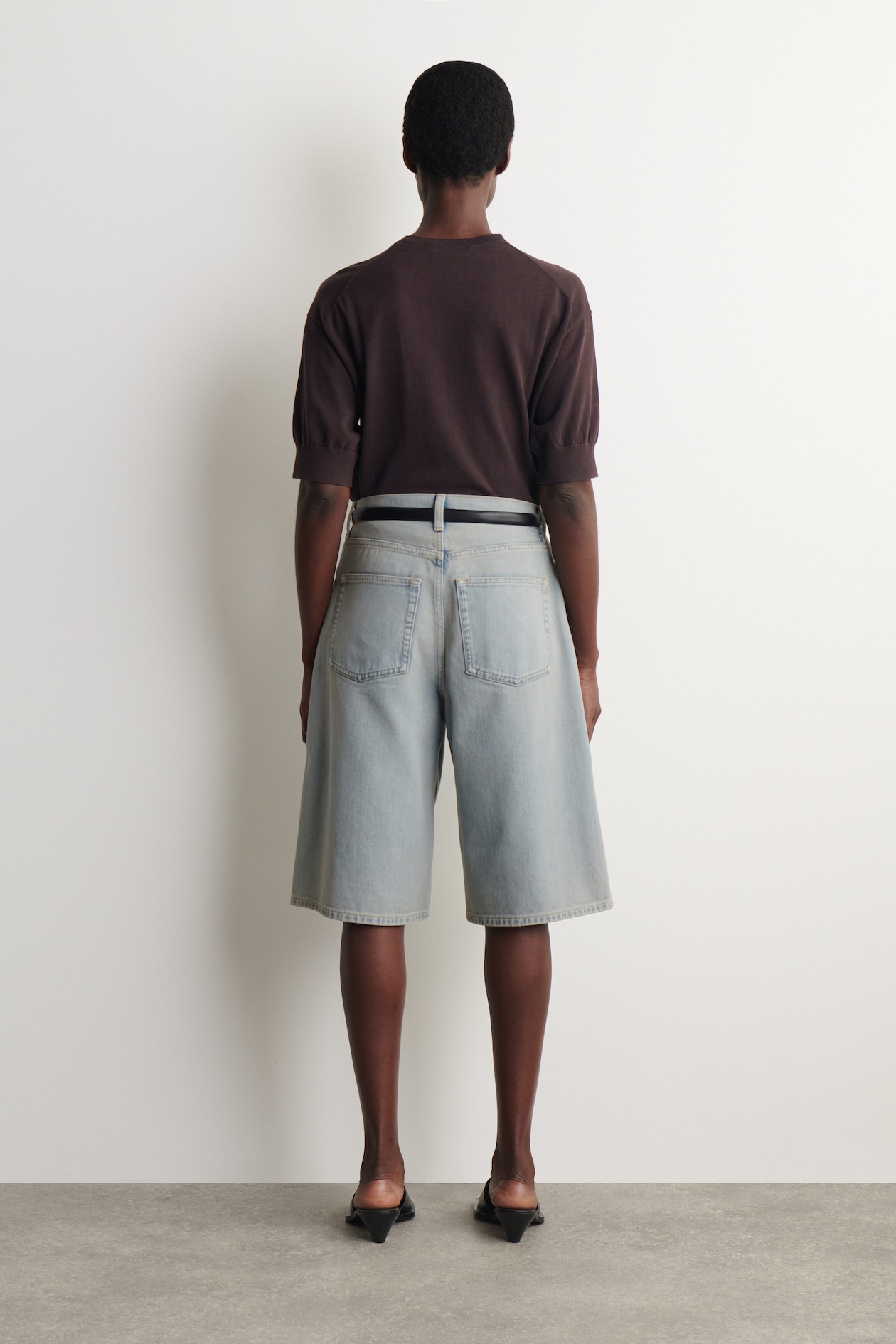 KNEE-LENGTH DENIM SHORTS — LIGHT BLUE